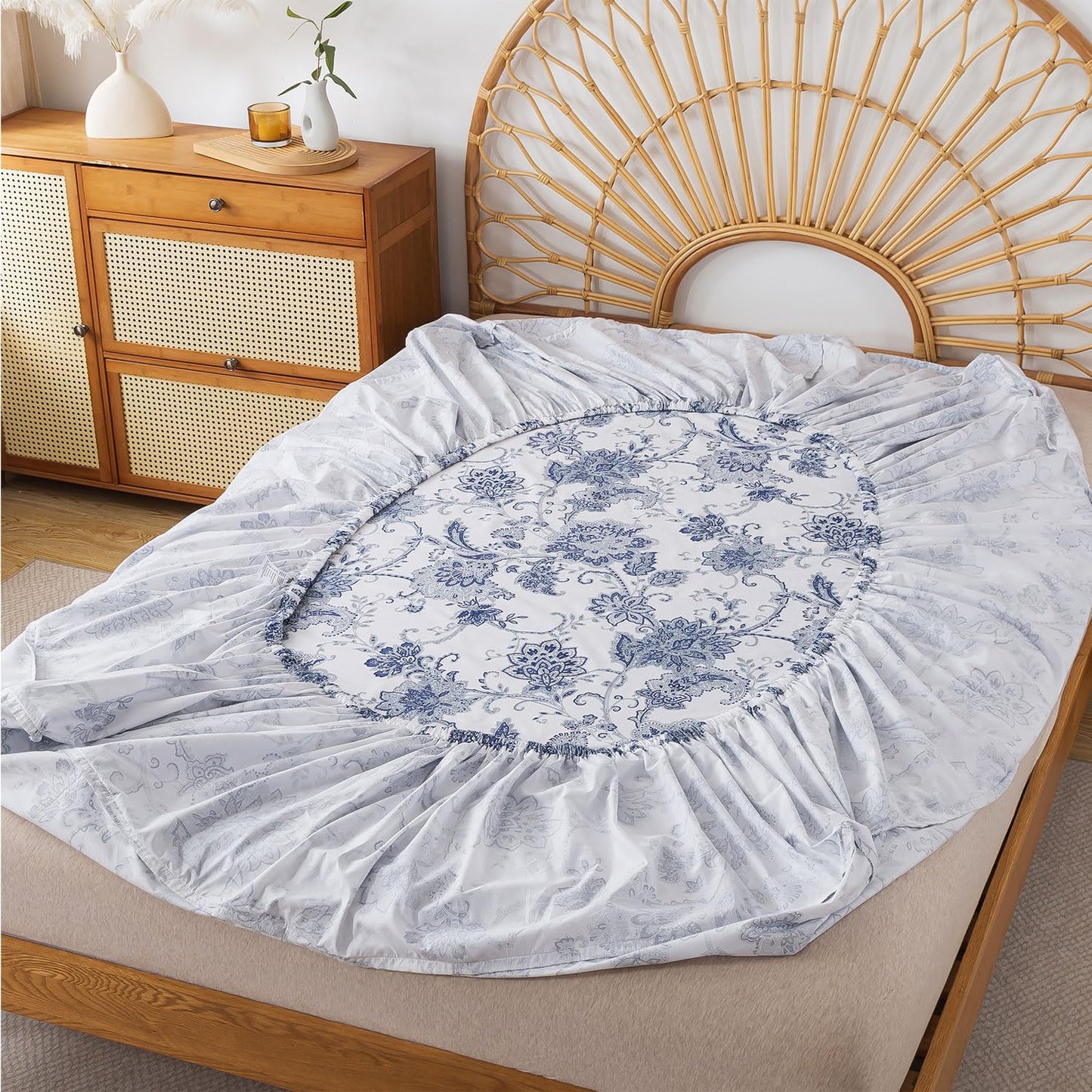 FADFAY Cal King Sheets Set Percale Cotton Floral Bed Sheets Deep Pocket Fitted Sheet, Luxury Blue Floral Pattern Classic European Style Bedding for All Season,Super Soft Crisp & Breathe,4Pcs