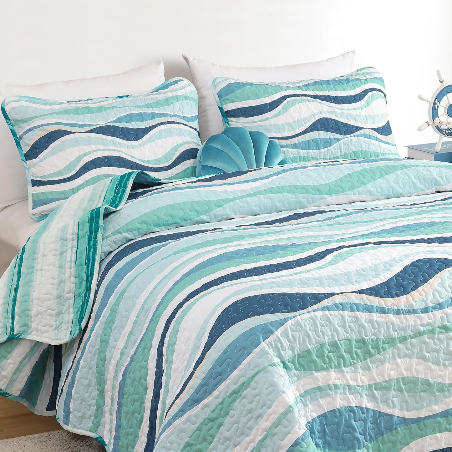DJY Green Seawaves Ocean Quilt Set King Coastal Beach Theme Quilt Coverlet Soft Microfiber Reversible Bedspread with 2 Pillow Shams 3 Pieces Nautical Stripe Bedding Quilt for All Season 104"x90"
