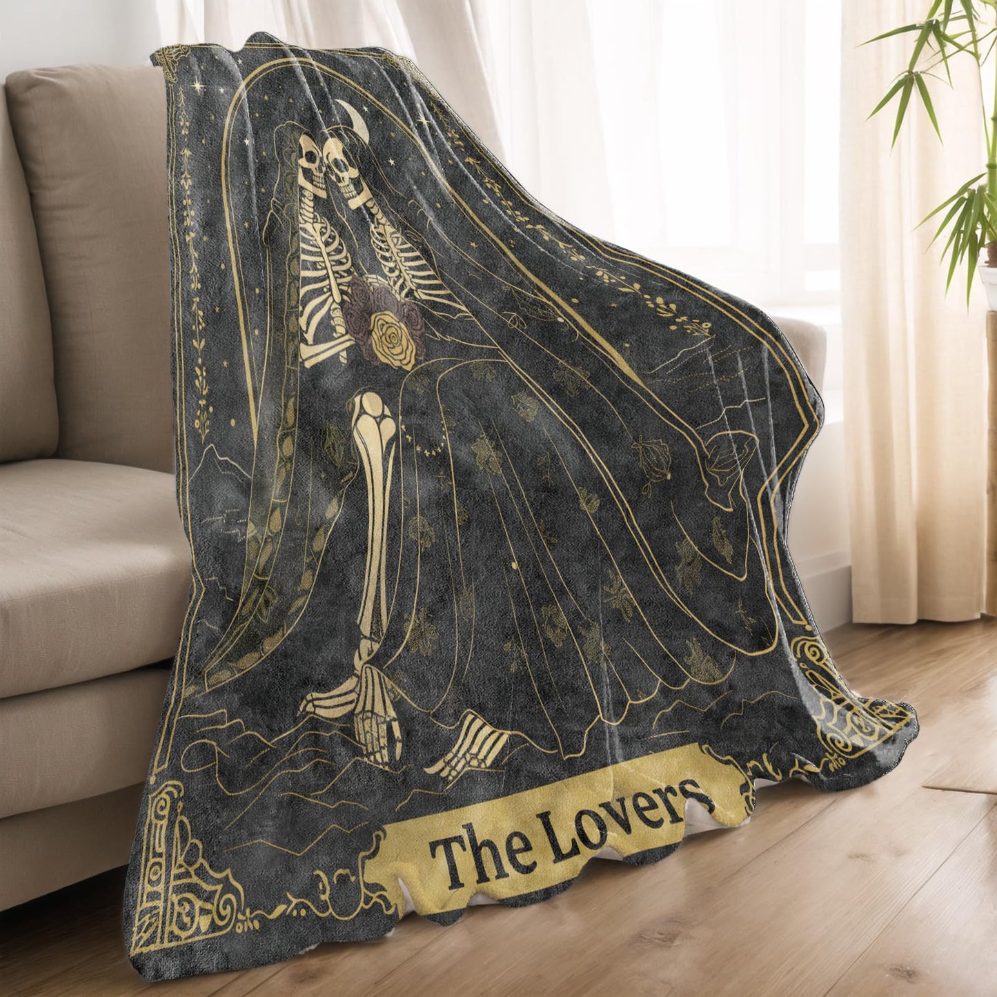 qxfqxf Gothic Skull Blanket Lightweight Blankets Gifts for Women Flannel Throw with Skeleton Couple Holding Rose Under Moonlight Printed for Sofa, Bed, Office, Goth Halloween Decor Throws 60x50 Inch