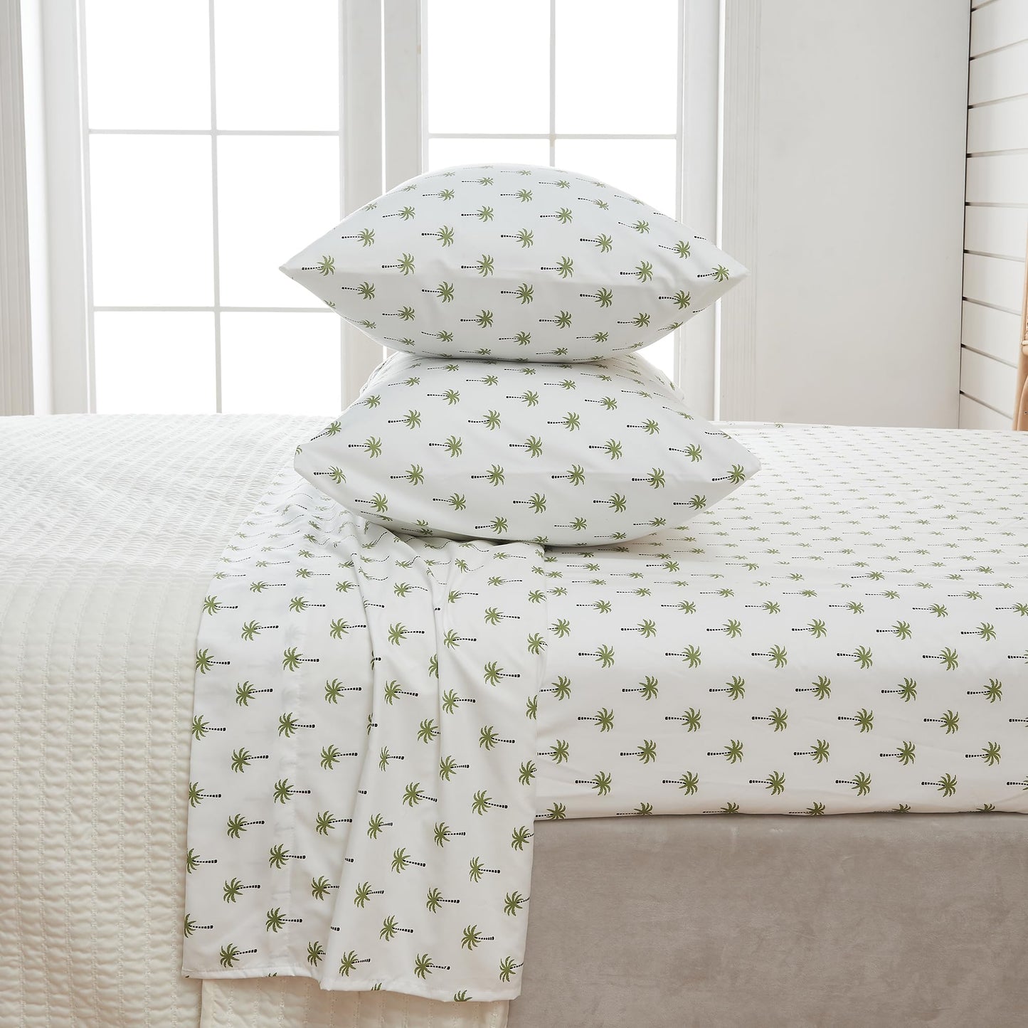 Great Bay Home King Coastal Microfiber Sheet Set - 4-Piece Nautical-Printed, Ultra-Soft Sheets - Beach-Themed Bedding Sheets & Pillowcases (Palm Tree)