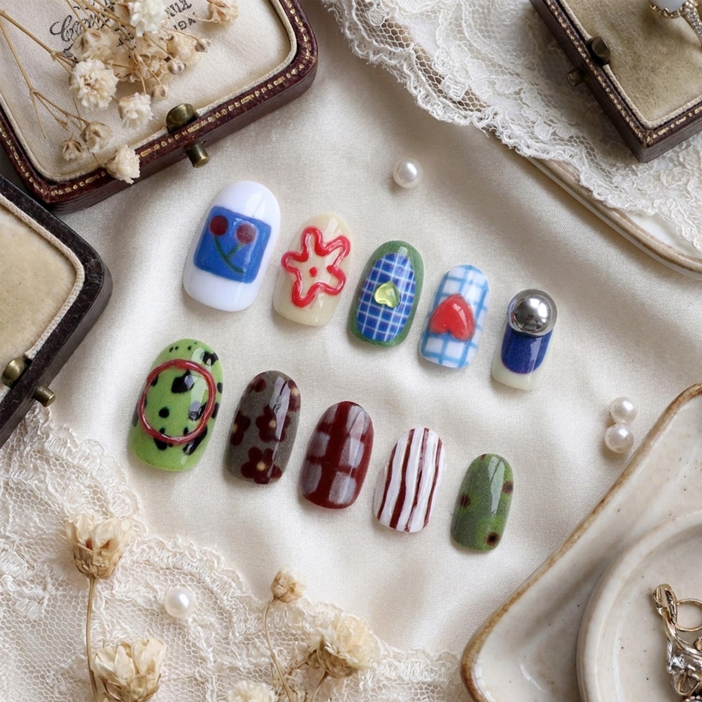 24Pcs Cute Press on Nails Short Oval Fake Nails Y2K Style 3D Mixed Pattern Colors False Nails with Design Glossy Acrylic Nails Reusable Full Cover Stick on Nails for Women Daily Manicure Wear