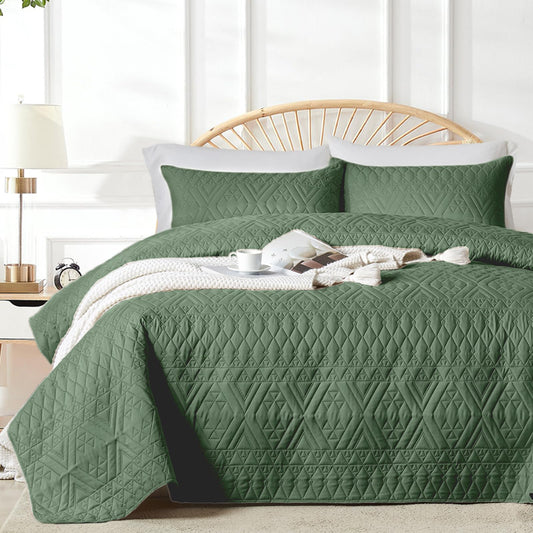 akkialla King/Cal King Size Quilt Bedding Set,Green Lightweight Microfiber Soft Bedspread,Modern Style Geometric Pattern Coverlet Set for All Seasons,3 Piece(1 Quilt,2 Pillow Shams)