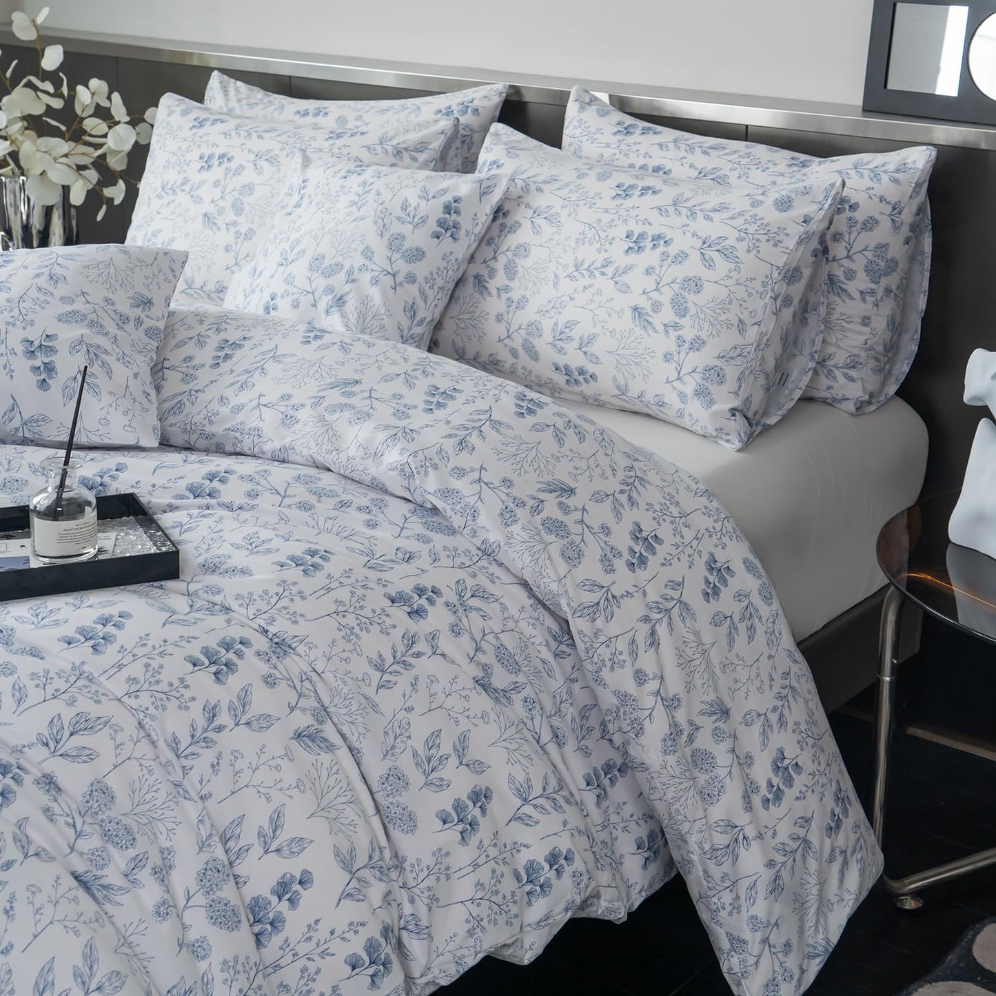 BUPIRD Queen Floral Comforter Set 3 Pieces Soft Cute Bedding Blue Flower Print Botanical Garden Style Comforter and 2 Pillowcases