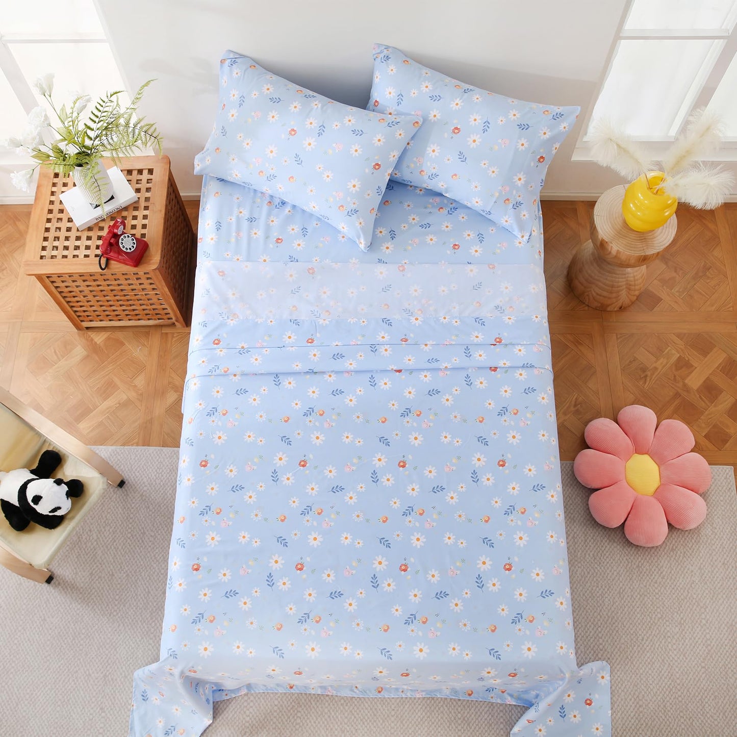 Yibeizi Blue Floral Strawberry Sheet Set for Girls, Full Size Kids Cute Daisy Flower Patterned Bedsheet Microfiber Deep Pocket Bedding Sheets & Pillowcases 4 Pieces