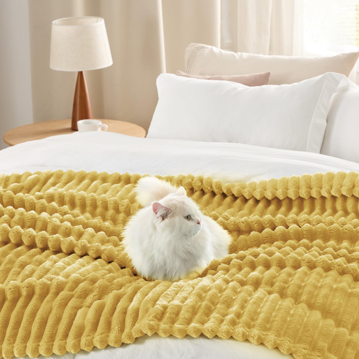 Bedsure Honey Fleece Blanket for Couch&White Throw Blanket for Couch,50x60 Inches