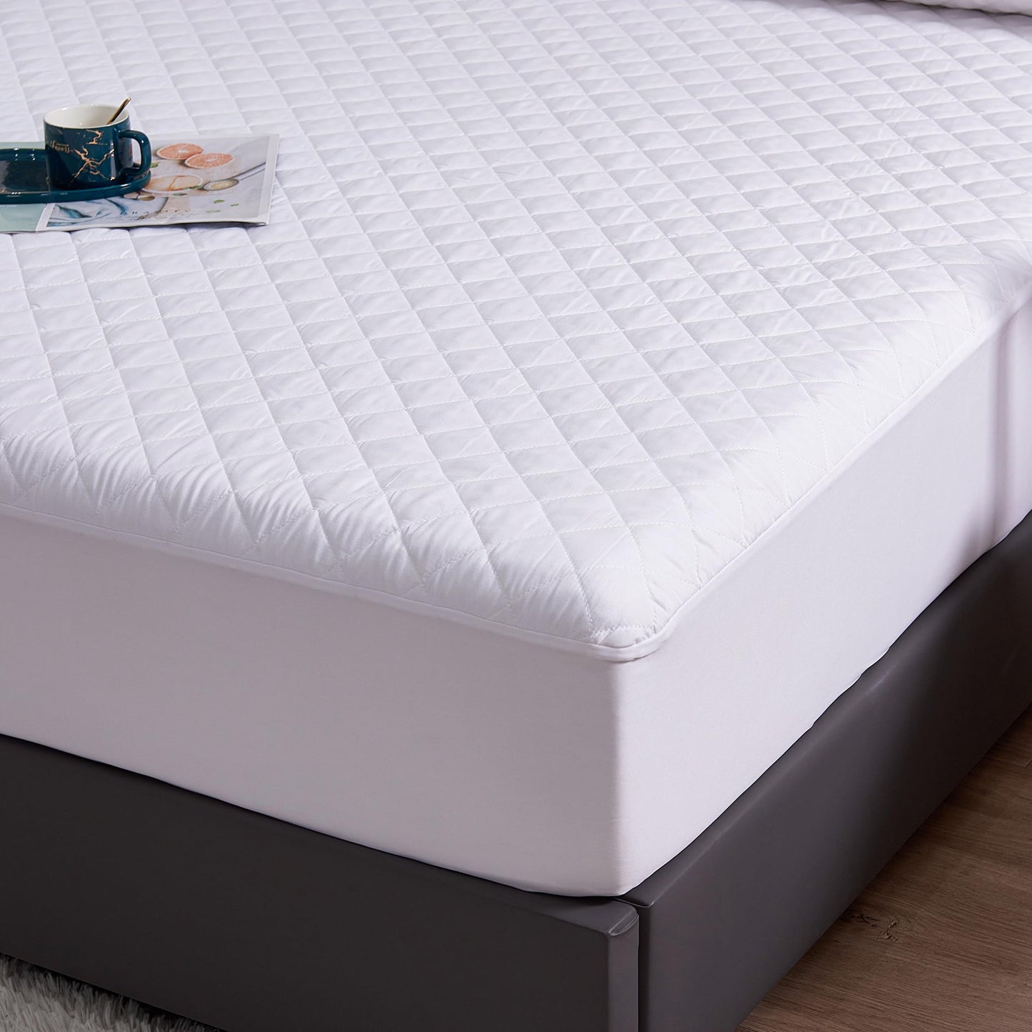 Queen Size Waterproof Mattress Protector, Quilted Cooling Fitted Bed Mattress Cover Pad, 13"-15" Deep Pocket, Soft and Breathable Noiseless Machine Washable, Vinyl Free (Queen)
