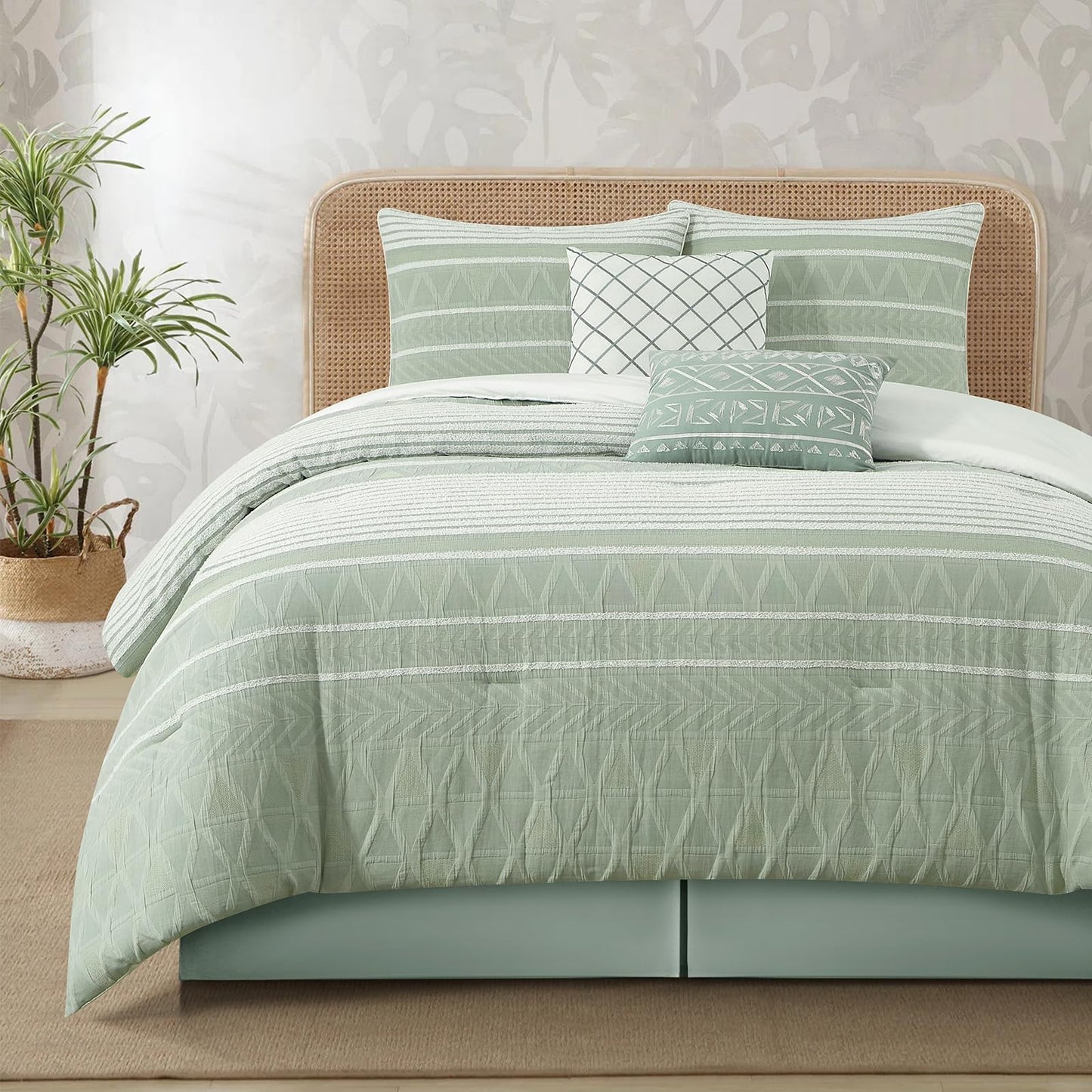 LANCO MODERN LIFESTYLE Cotton Comforter Set Queen, Gorgeous Geometric Jacquard, Sage Soft Lightweight Bedding Set for All Seasons, Bedskirt, Pillow Shams and Decor Pillows