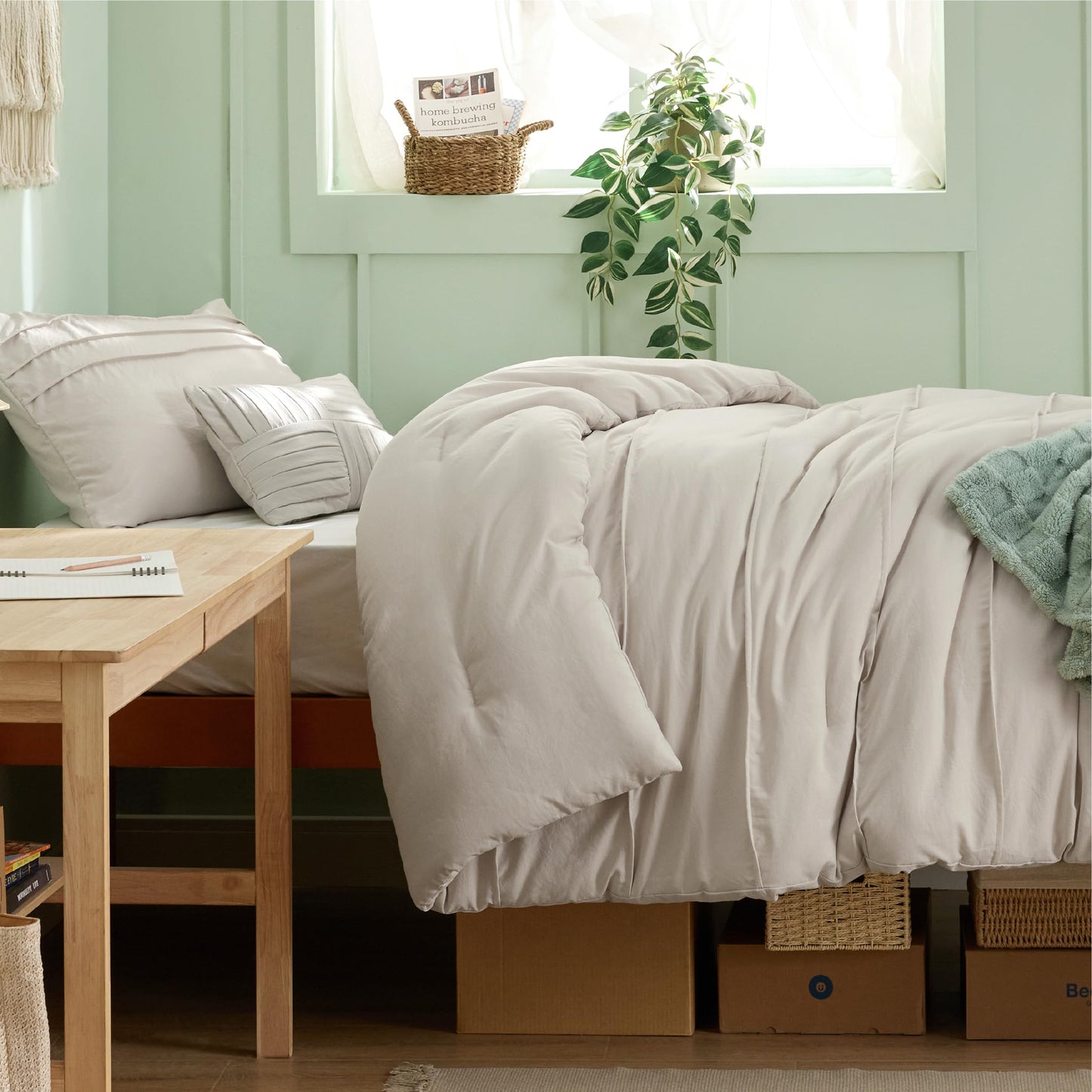 Bedsure Beige Twin XL Comforter Set - 3 Pieces Pinch Pleat Bed Set, Down Alternative Bedding Sets for All Season, 1 Comforter, 1 Pillowcase, 1 Decorative Pillow