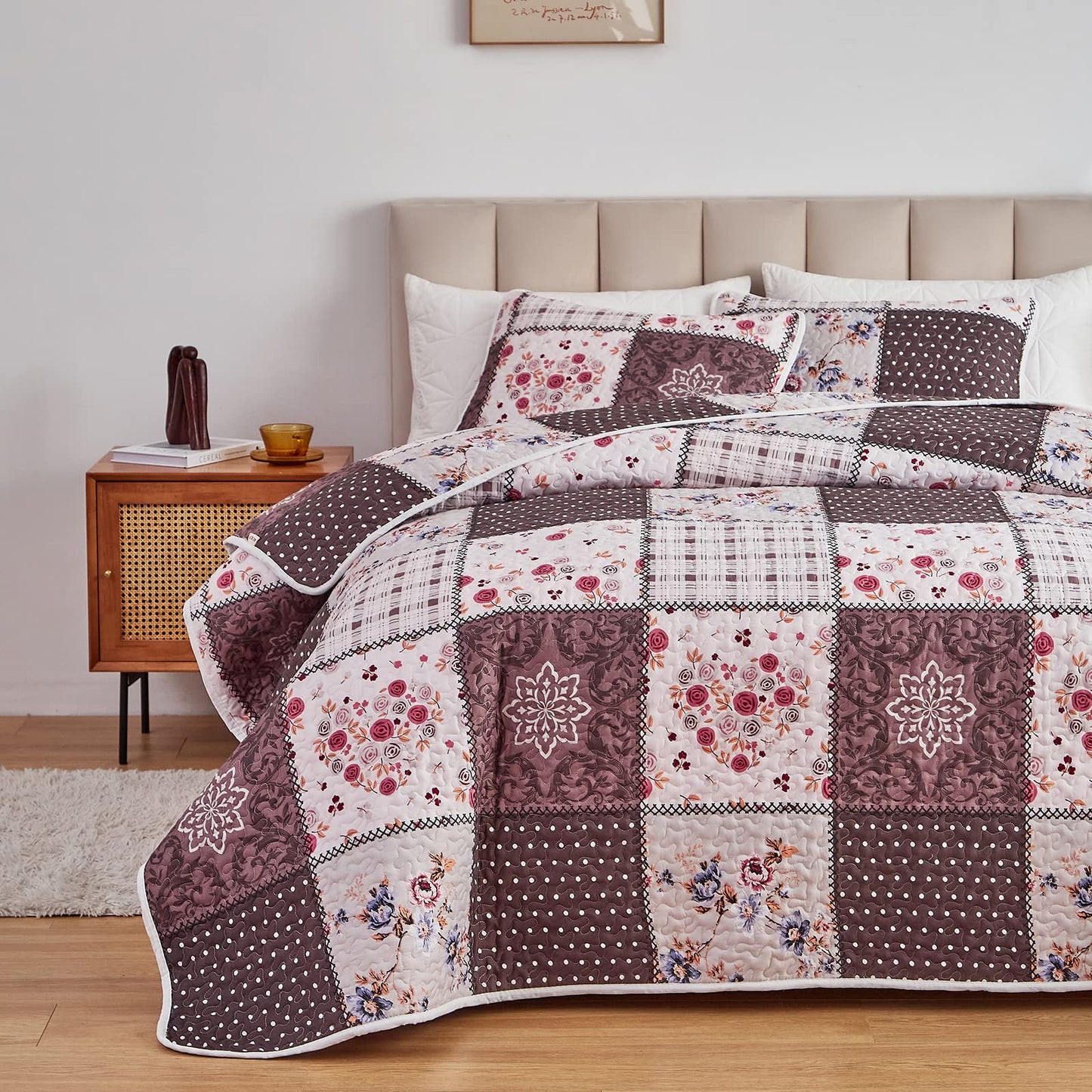 Patchwork Quilt Set Full/Queen Size, 3 Pieces Brown Floral Plaid Summer Bedspread Coverlet Set, Soft Microfiber Reversible Lightweight Bed Cover for All Season (90" x 90", 1 Quilt+ 2 Pillow Shams)