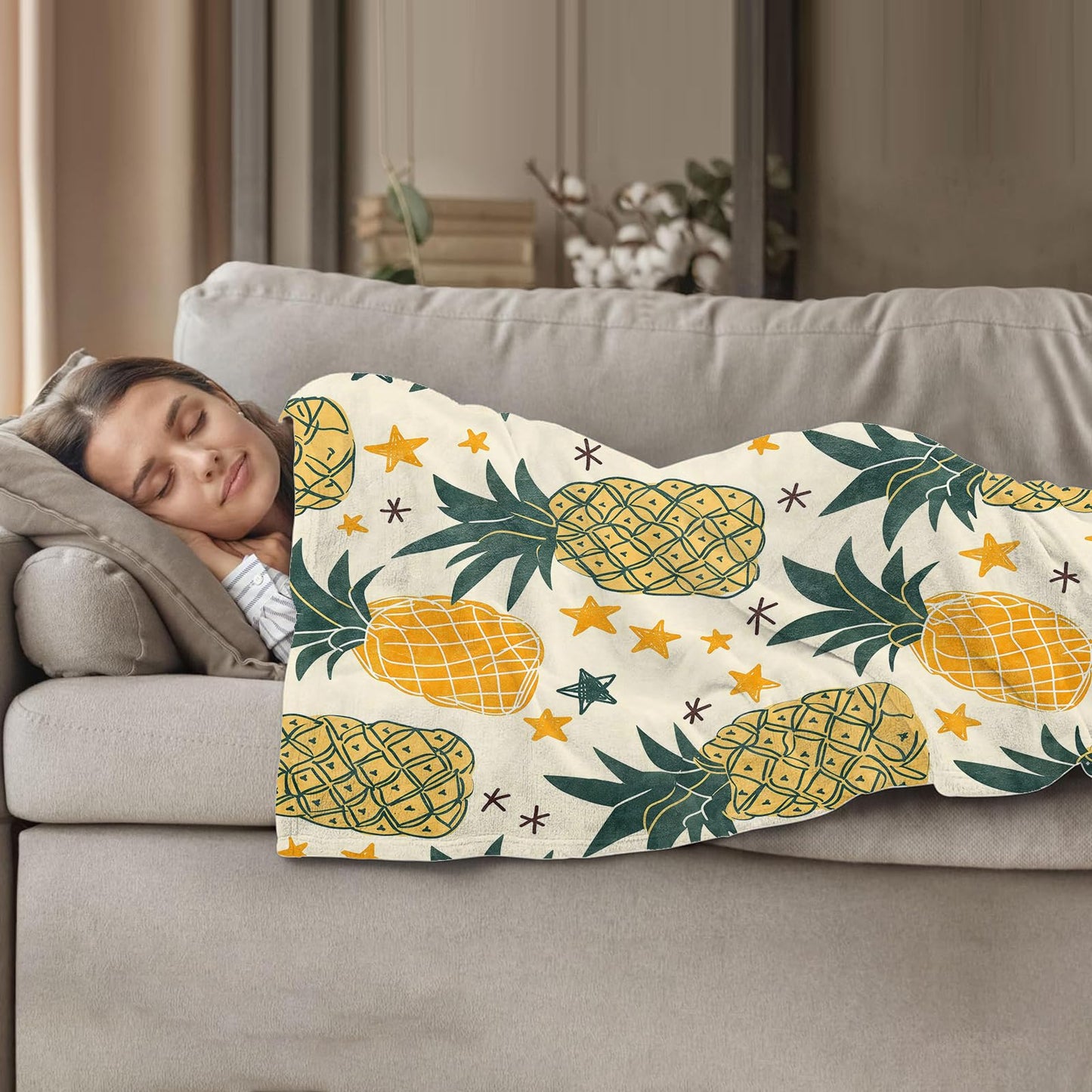 Plistiz Tropical Pineapple Throw Blanket, 50x60 Inch, Summer Beach House Blanket, Flannel Pineapple Pattern Throw