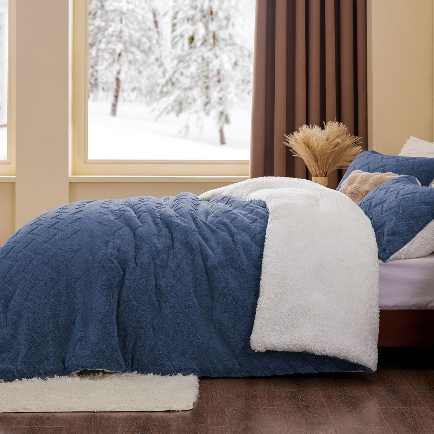 BEDELITE Fluffy Queen Comforter Set - Super Soft Sherpa Navy Comforter for Queen Size Bed, Luxury Warm Bedding Set for Winter, Fuzzy Bed Set 3 Pieces (1 Comforter, 2 Pillowcases)