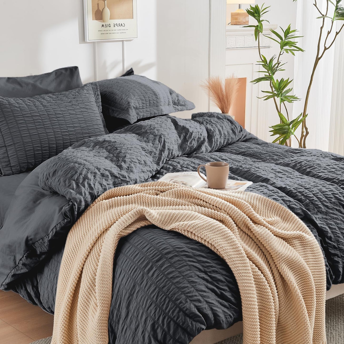 HYMOKEGE Dark Grey Duvet Cover Queen Size, Ultra Soft 3-Piece Seersucker Duvet Cover Set with Zipper Closure, Soft Brushed Microfiber Bedding Set with 8 Corner Ties (90"x90", 2 Pillowshams)