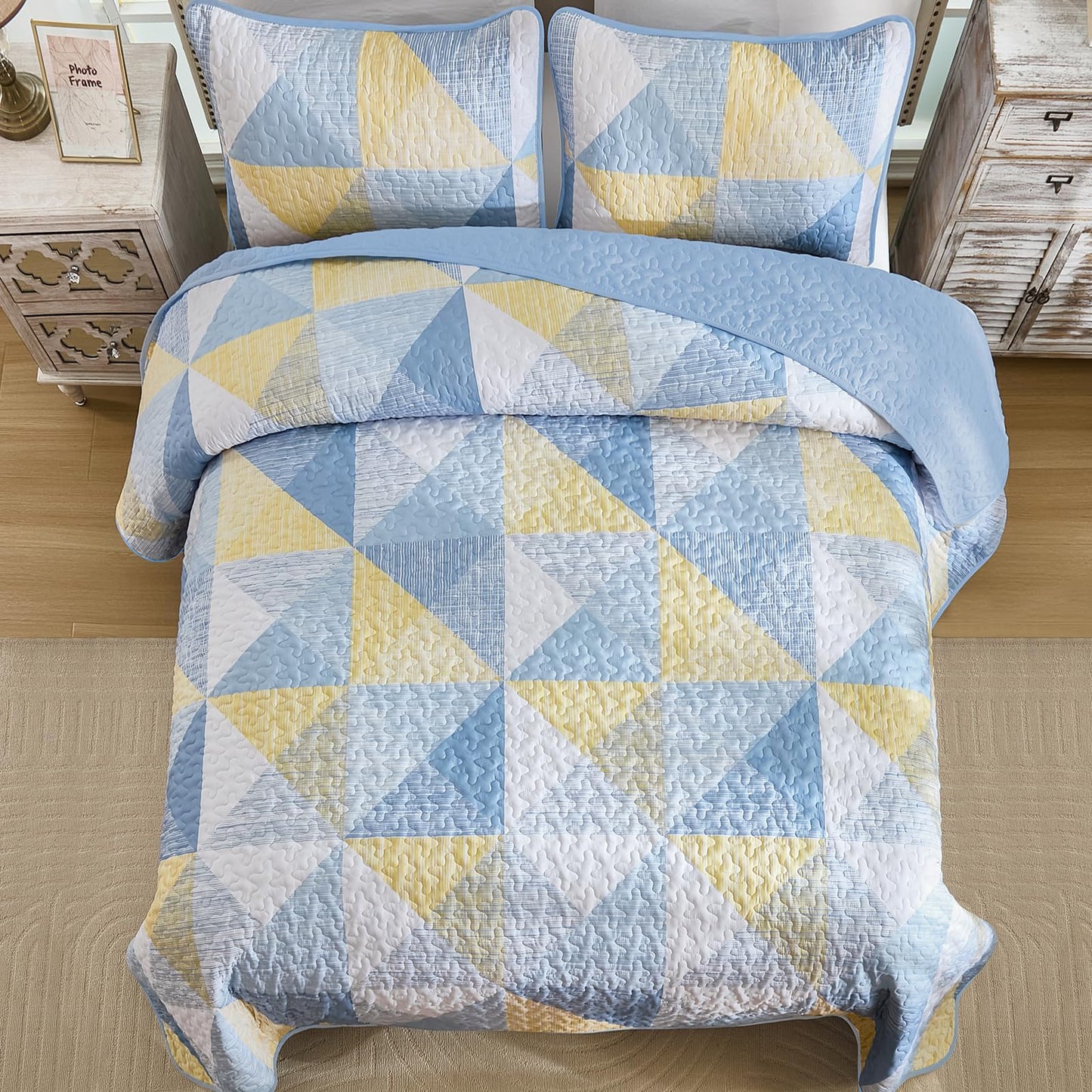 Dintszyayue Quilt Queen Size, 3 Pieces Patchwork Blue Yellow Bedspread Bedding, Soft Lightweight Microfiber Geometric Coverlet Set for All Spring Quilt with 2 Pillowcases90 x96