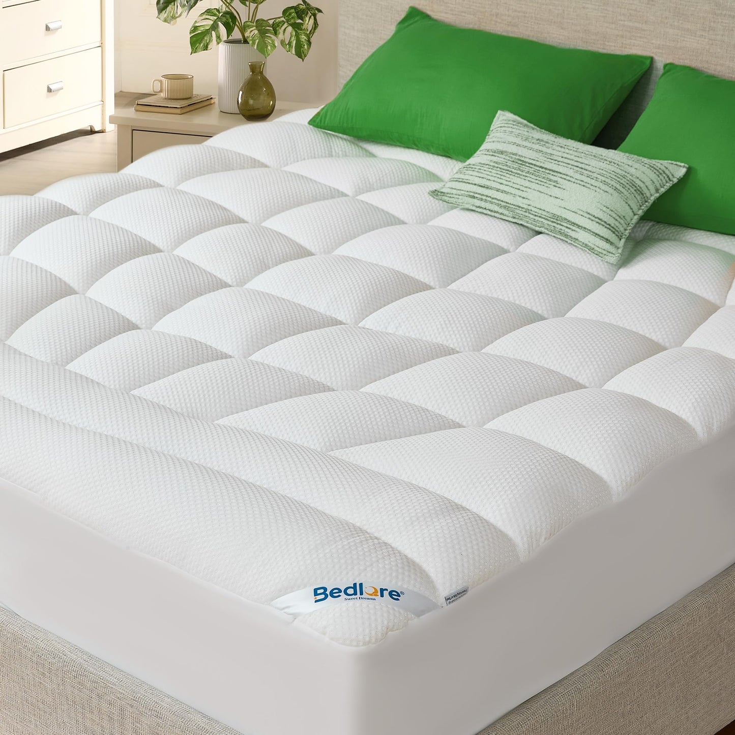 BEDLORE Queen Mattress Topper, Ultra Soft Tencel™ Blend Pillow Top Mattress Pad for Back Pain Relief, 800 GSM Extra Thick and Breathable Cooling Mattress Cover with 6-18 Inch Deep Pocket (White)