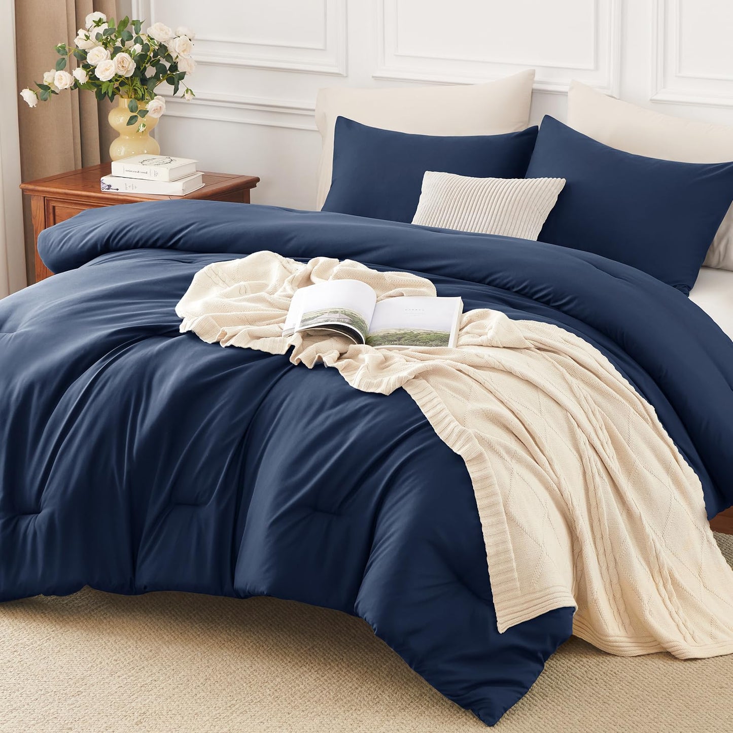 HIMEET King Comforter Set 3 Piece, 270GSM Down Alternative Fill, Oeko-TEX Certified, Quilted with 8 Corner Ties, All Season Bedroom Decor Bedding, 1 Comforter (104"x90") with 2 Pillowcases, Navy Blue