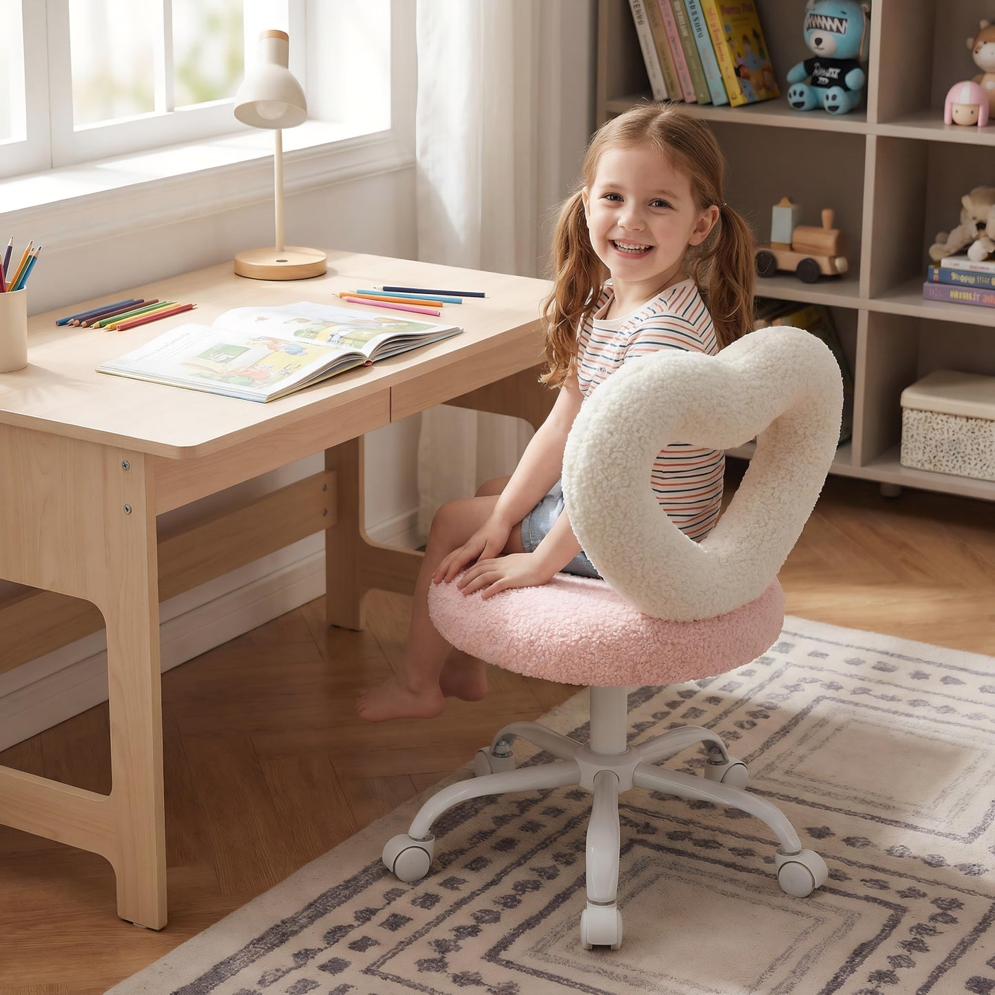 Cute Kids Desk Chairs，360’ Swivel Kids Chairs Computer Chairs with Wheels，Adjustable Heart Children Chair Study Upholstered Vanity Chair Chair for Teen Girls Boys Bedroom Children Gift, Pink