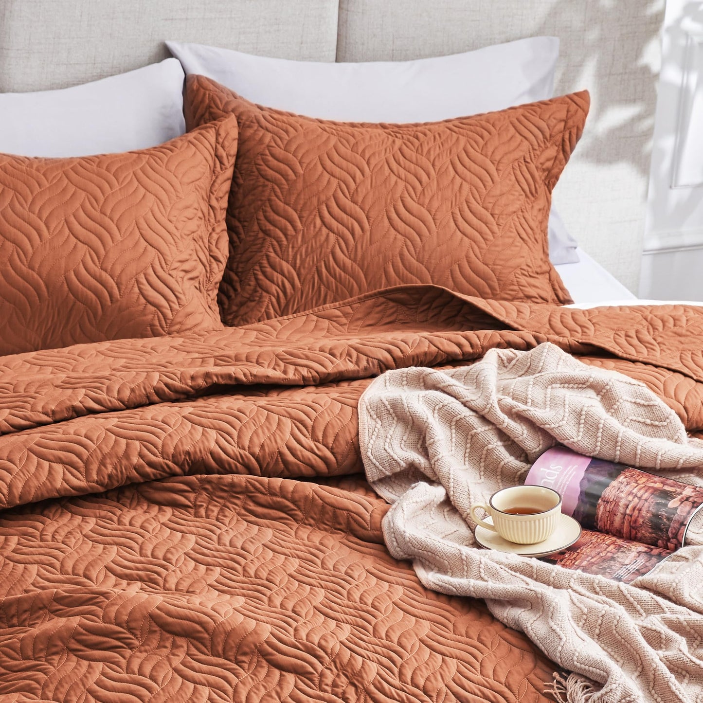 Love's cabin California King Size Quilt Bedding Set Umber Bedspread - Cal King Summer Lightweight Bedspread Comforter - Wave Pattern Coverlet for All Season - 3 Pieces (1 Quilt, 2 Pillow Shams)