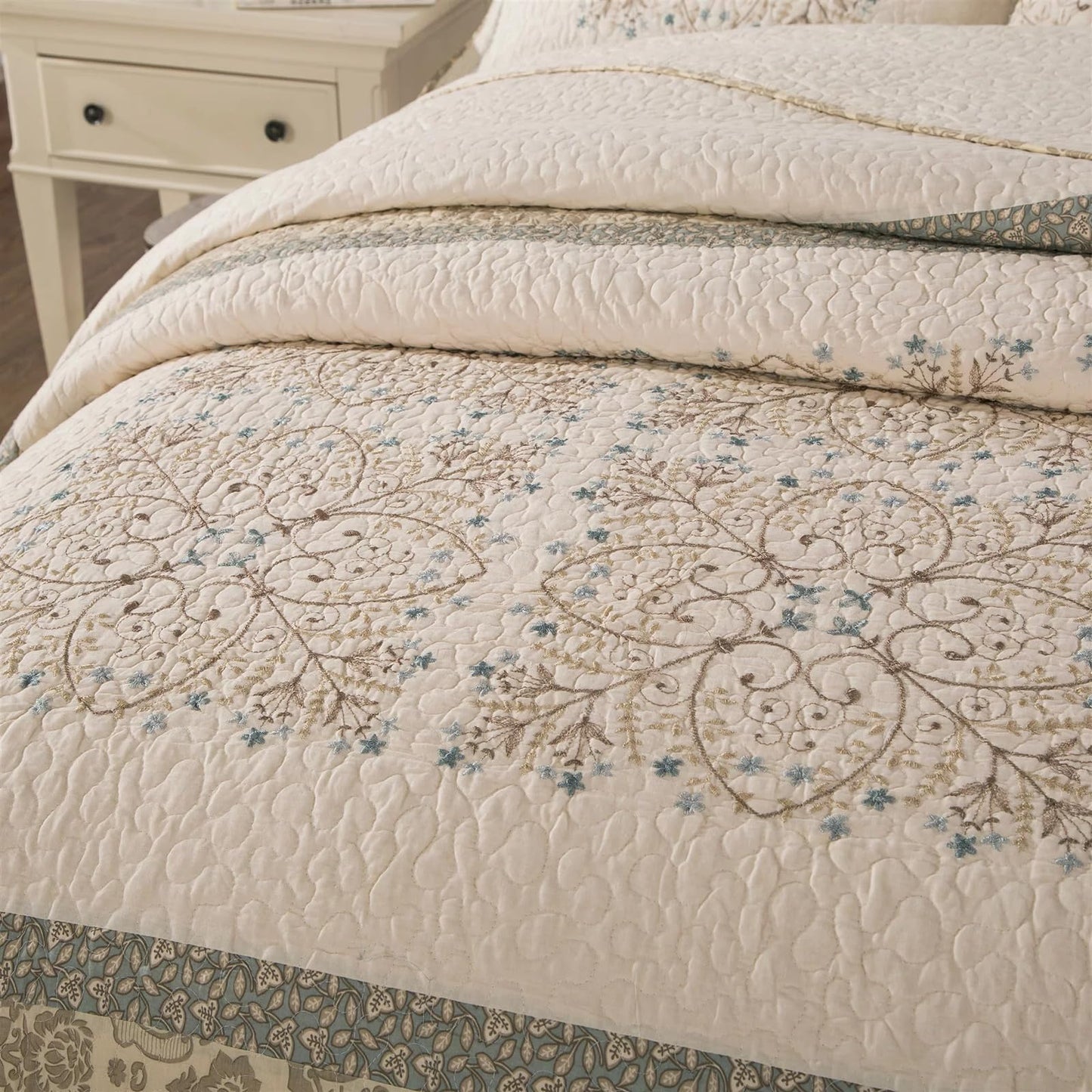 ROOMLIFE Quilt Set Queen Size 3D Floral Embroidery Pattern 3-Piece Cotton Reversible Quilted Embroidered Decorative Bedspreads Coverlet Bedding Set, Lightweight &Soft, All Season(86.6" X 94.4")