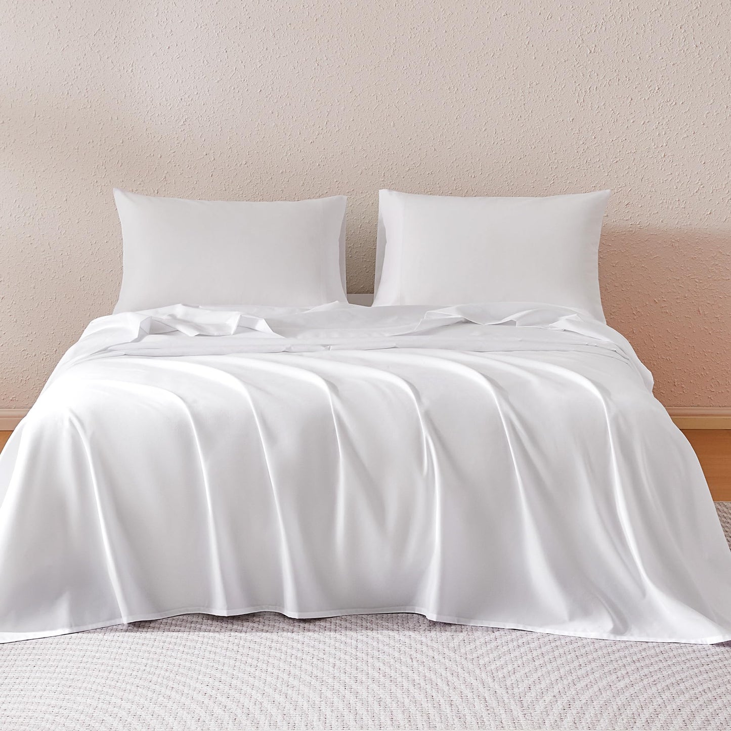 Amazon Basics Sheet Set Cationic 4-Piece Bedding Set, Wrinkle Free and Easy Fit, Easy Care Bedding with 1 Deep Pocket Fitted Sheet, 1 Flat Sheet, and 2 Pillowcases, King, White