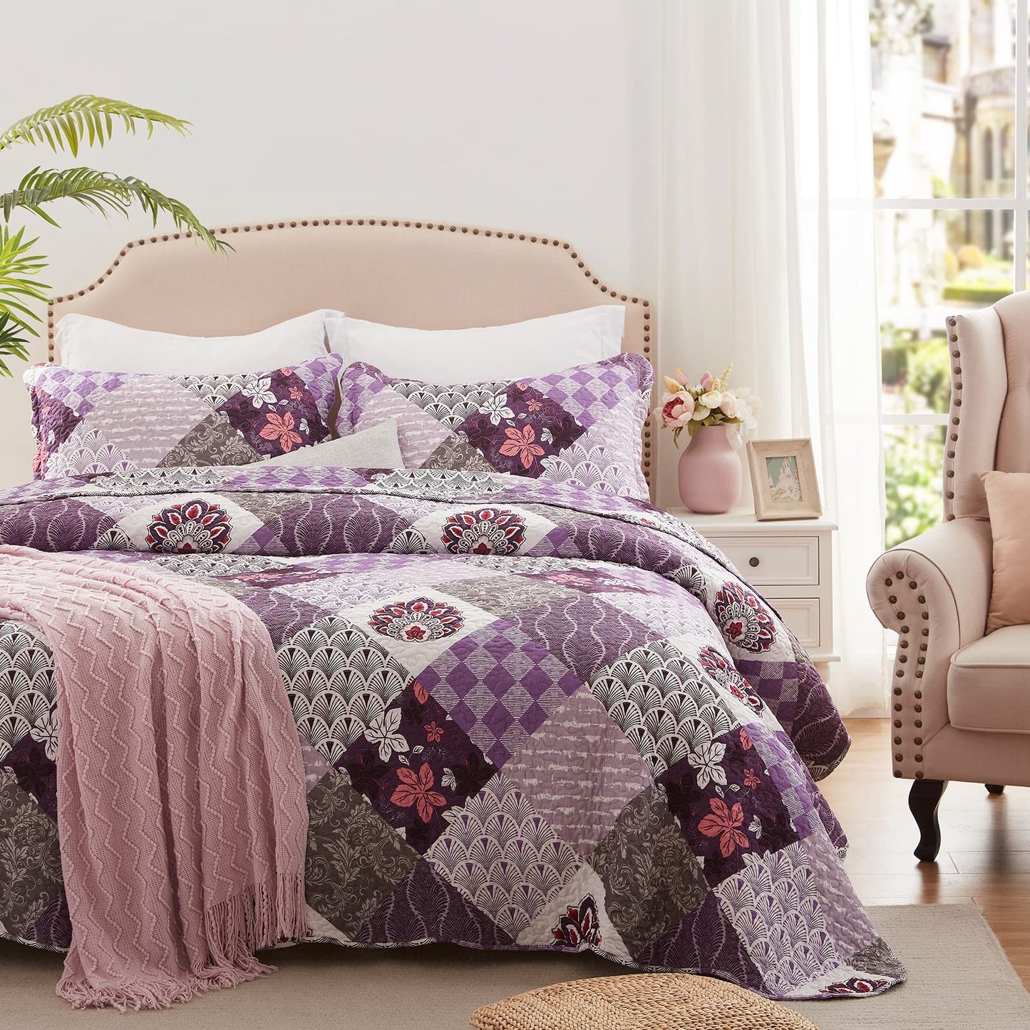King Size Quilt Set 3 Pieces Lightweight Reversible Bedspread-98''x106'' Soft Patchwork Floral Coverlet Luxurious Warm Microfiber Bed Cover All Seasons Purple Bedding Set(1 Quilt,2 Pillow Shams)