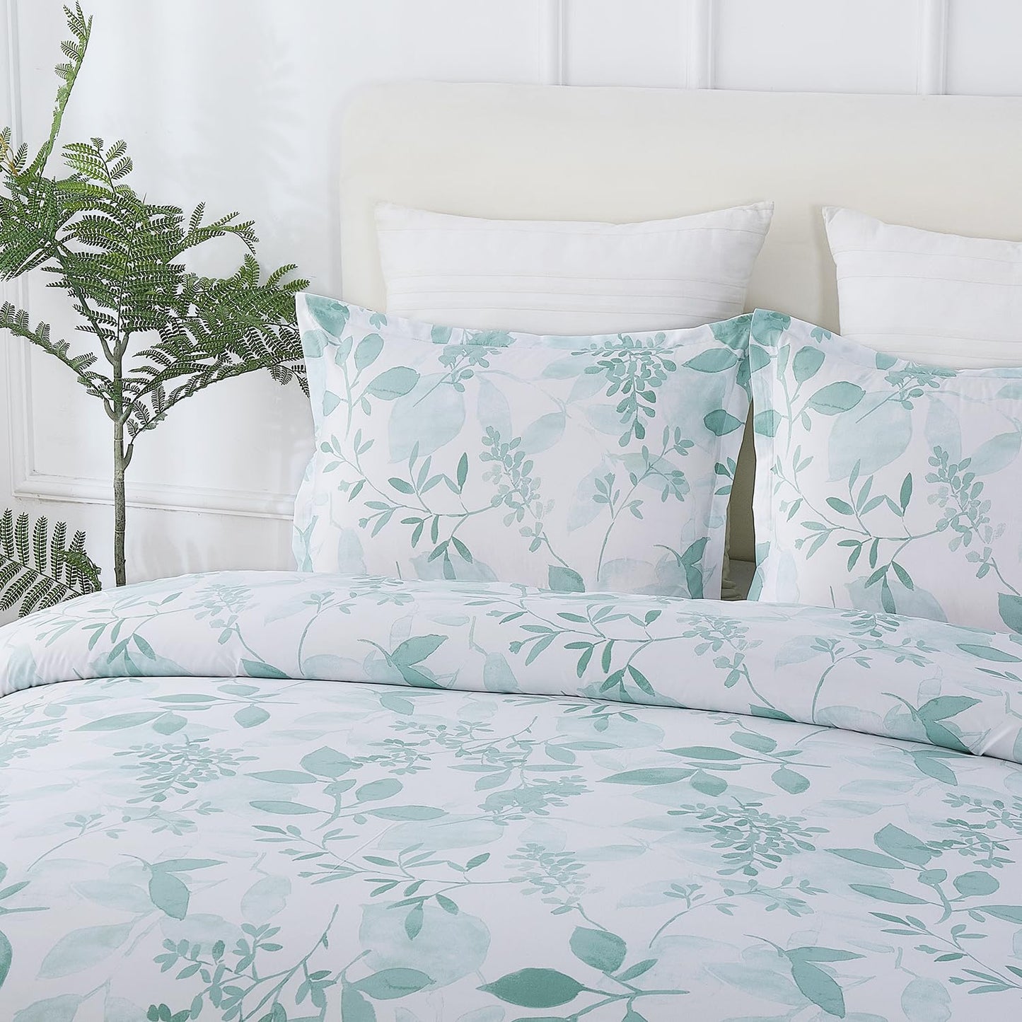 Vaulia Soft Microfiber Floral Duvet Cover King Size, Green Chic Botanical Print Pattern, Lightweight and Breathable Design, 3-Piece Set (1 Duvet Cover 2 Pillow Shams)