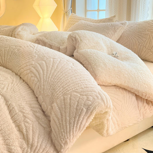 tohrisa Seashell Jacquard Sherpa Comforter Set Warm Cozy Premium Bedding 3 Pieces, King Size Geometric Pattern Quilt Comforter with 2 Pillowcases(104"X90" Ivory White)