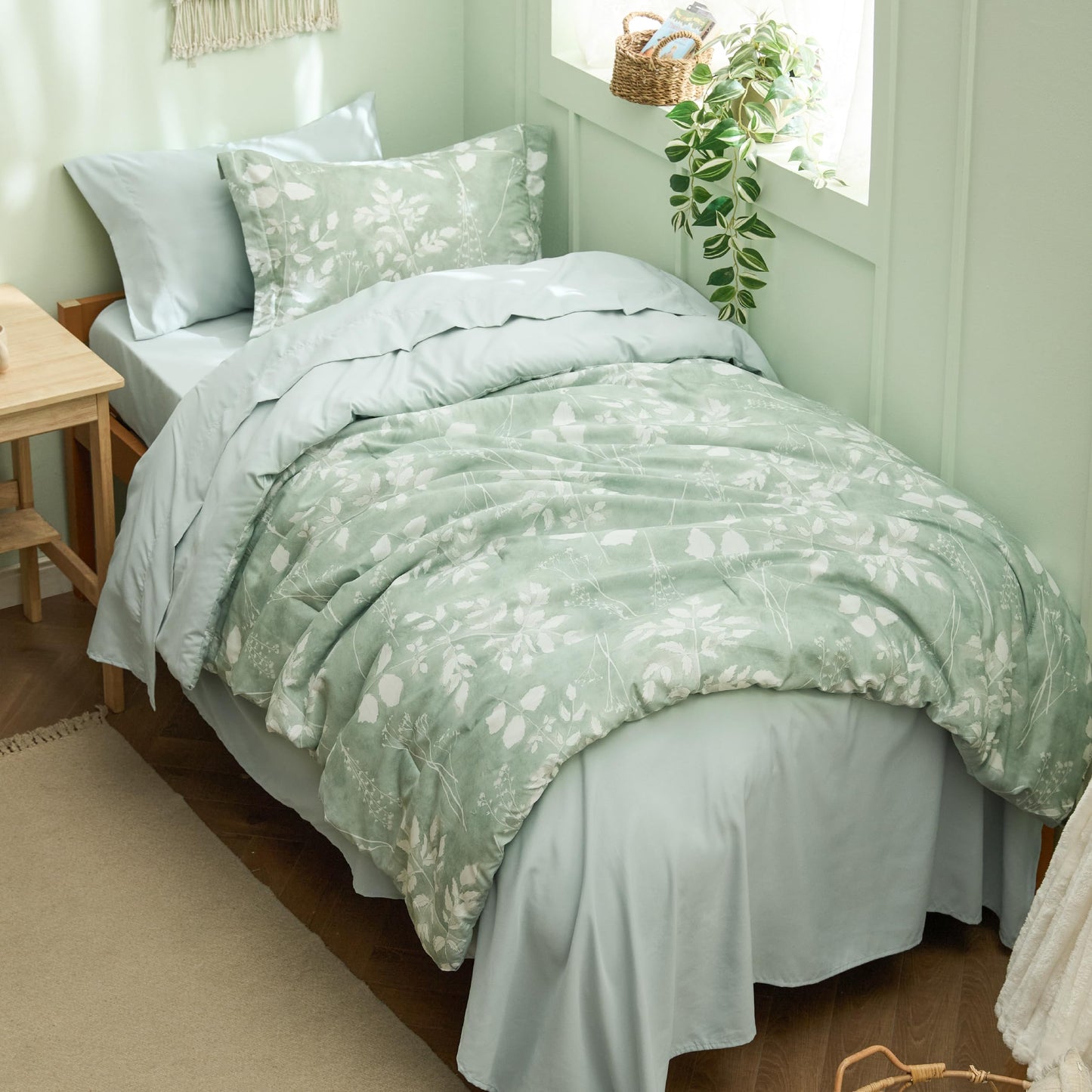 Bedsure Sage Green Twin XL Comforter Set - 5 Pieces Floral Bedding Sets Twin XL Bed in a Bag with Reversible Botanical Flowers Comforter, Sheets, Pillowcase & Sham