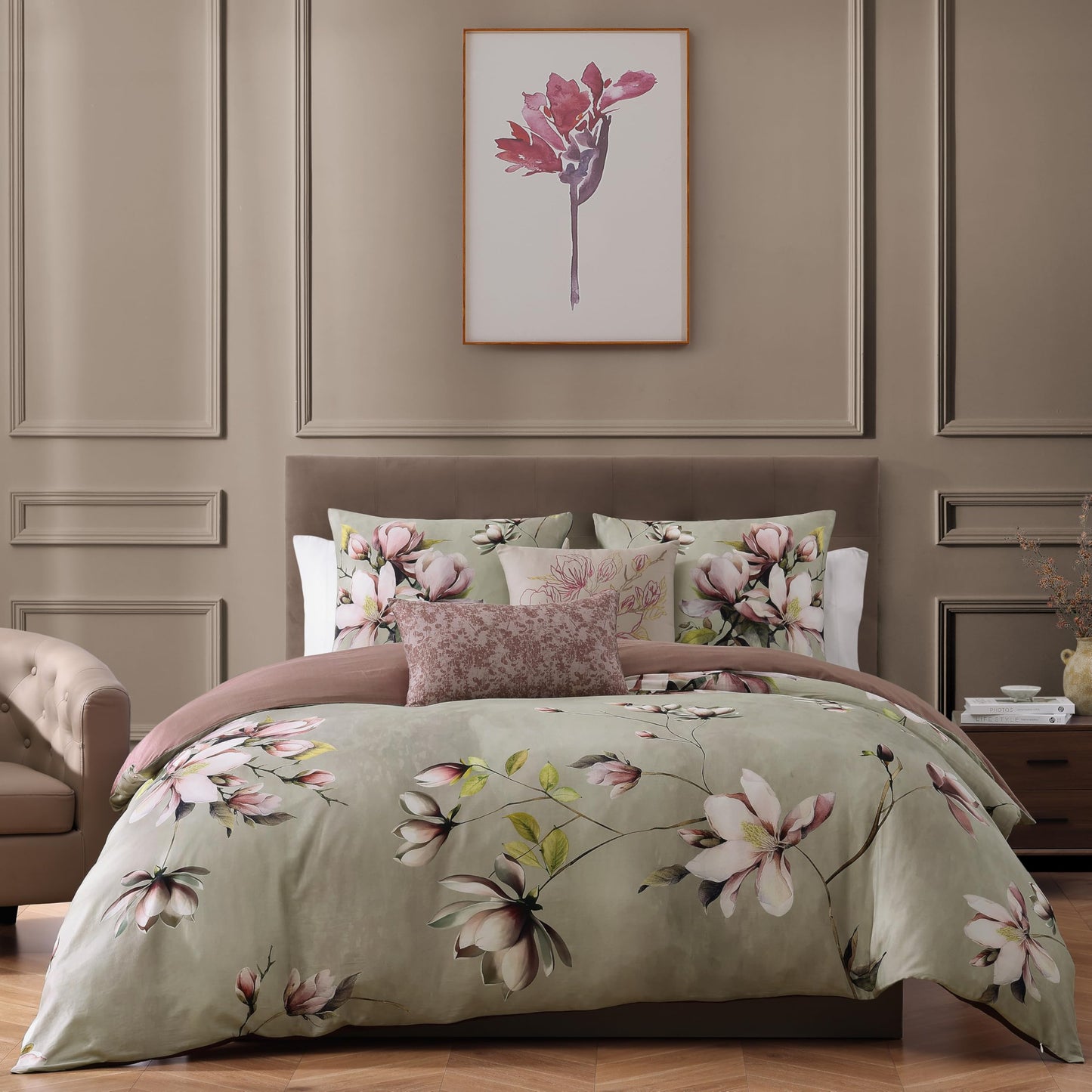 Bebejan Purple Lilies 100% Cotton Sateen 5 Piece Comforter Set, Purple Floral Reversible Bedding Comforter Set, 1 Comforter, 2 Shams & 2 Pillows (King/Cal King)