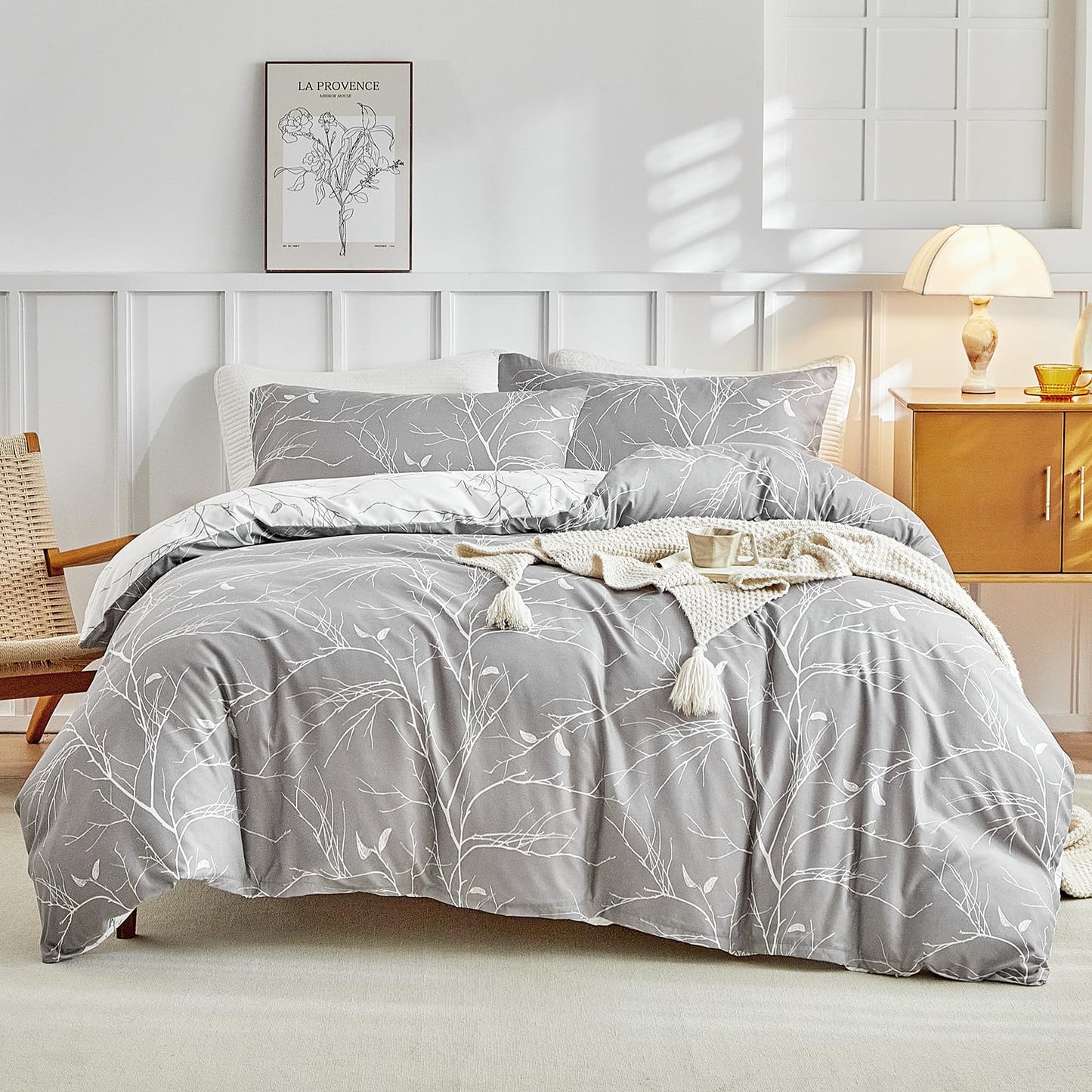 Lekesky Duvet Cover Queen Size with Fitted Sheet - 4 Pieces Printed Soft Bedding Set, Includes 1 Duvet Cover 90x90 Inches with Zipper Closure & 8 Ties, 2 Pillow Cases, 1 Fitted Sheet, Grey Leaves