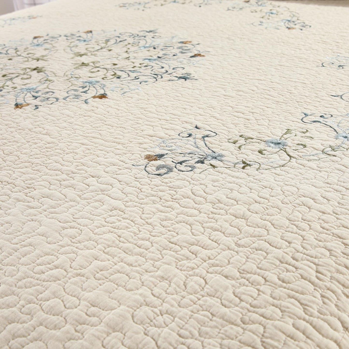 Quilt Set Floral Leaves 3D Embroidery Pattern 3 PCS Cotton Reversible Quilted Embroidered Decorative Bedspreads Coverlet Set, Lightweight &Soft Queen Size Beige Bedding Coverlet for All Season