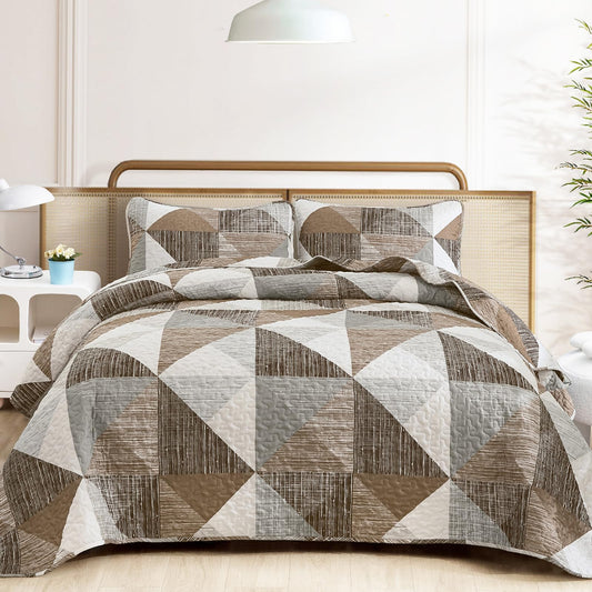 Dintszyayue Quilt Queen Size Brown, 3 Pieces Patchwork Bedspread Bedding for Queen Size Bed, Soft Lightweight Microfiber Geometric Coverlet Set for All Season Quilt with 2 Pillowcases