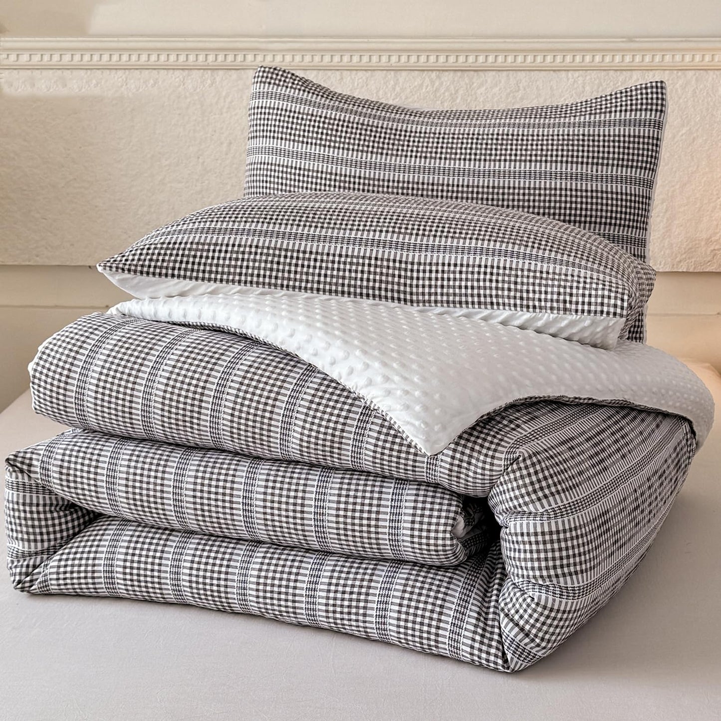 tohrisa Boho Comforter Set Twin Size - 2 Pieces Lightweight Jacquard Seersucker Bedding Sets (1 Soft Fluffy Grid Comforter & 1 Pillowcase) - All Seasons Cozy Modern Bed Set(68"x90" Dark Grey)