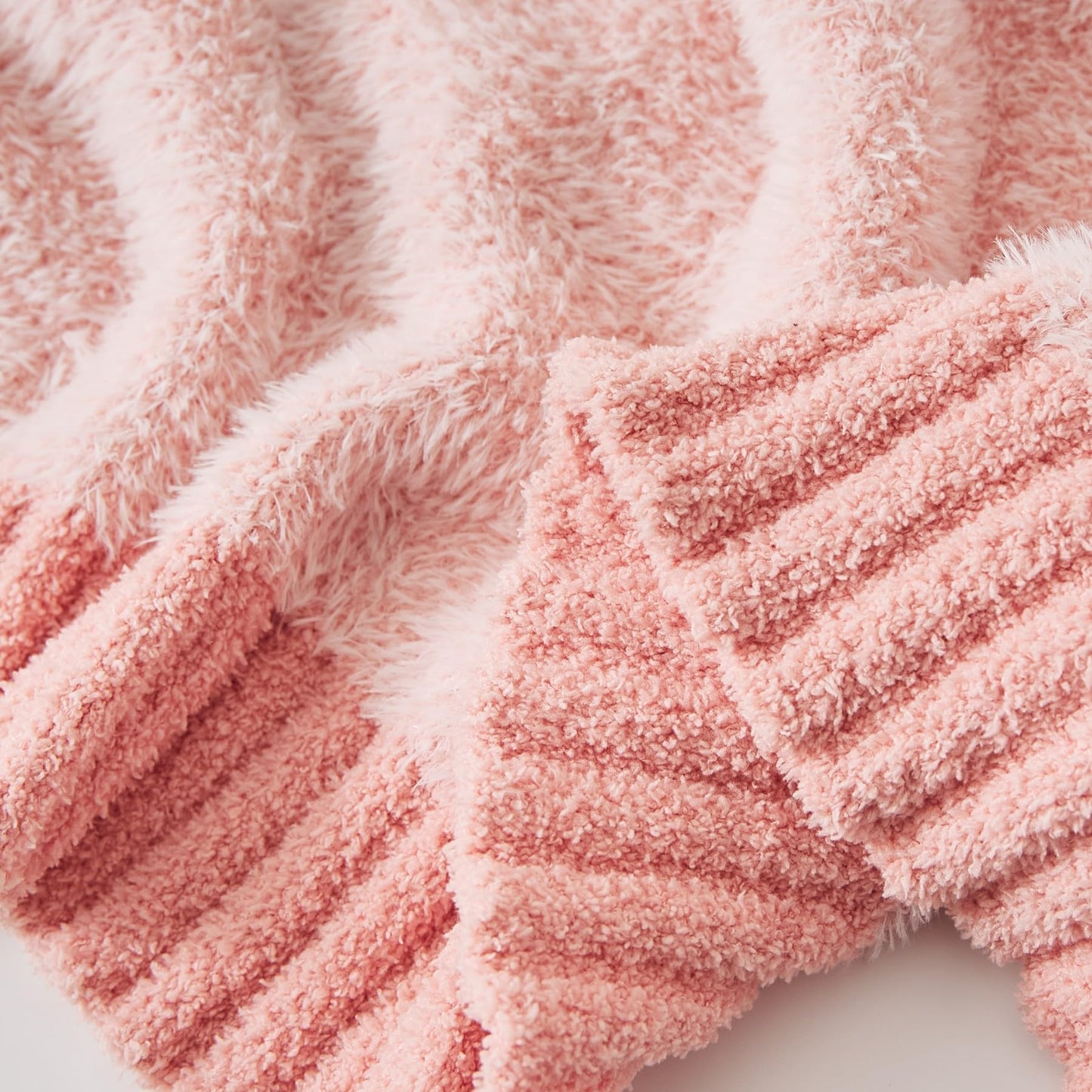 WESHIONGOO Faux Fur Throw Blanket Soft Feather Yarn Knitted Blanket 50x60 Inches Lightweight Breathable Throw for Bed, Couch, Travel - Machine Washable Cozy Home Decor Gift (Pink)
