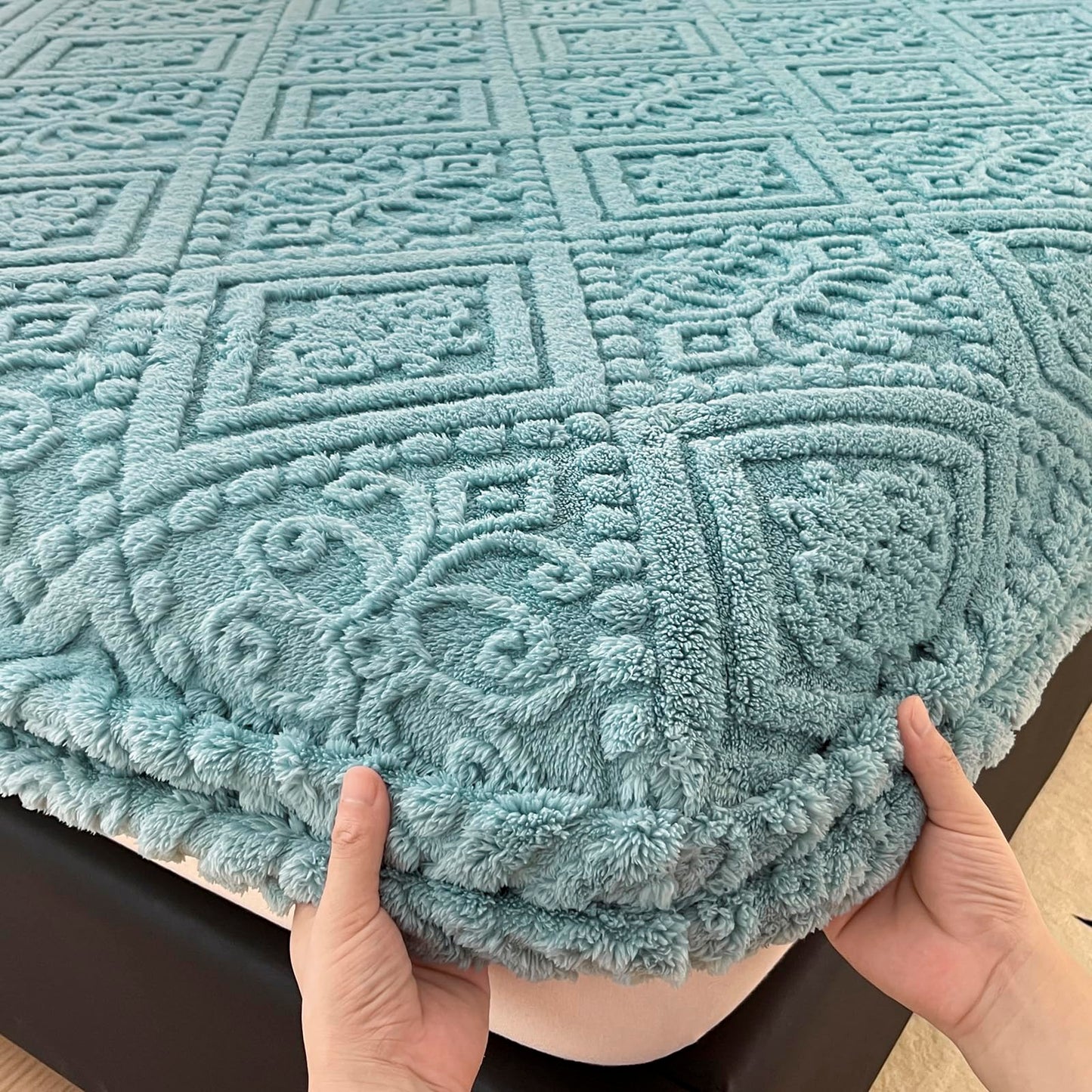 ZIQINPSQ Taffeta Velvet Jacquard Queen Fitted Sheet - Luxury Bedding - Ultra-Soft, Quick-Heat, Anti-Static, 360° Mattress Protector, Teal Blue, No Pillowcases