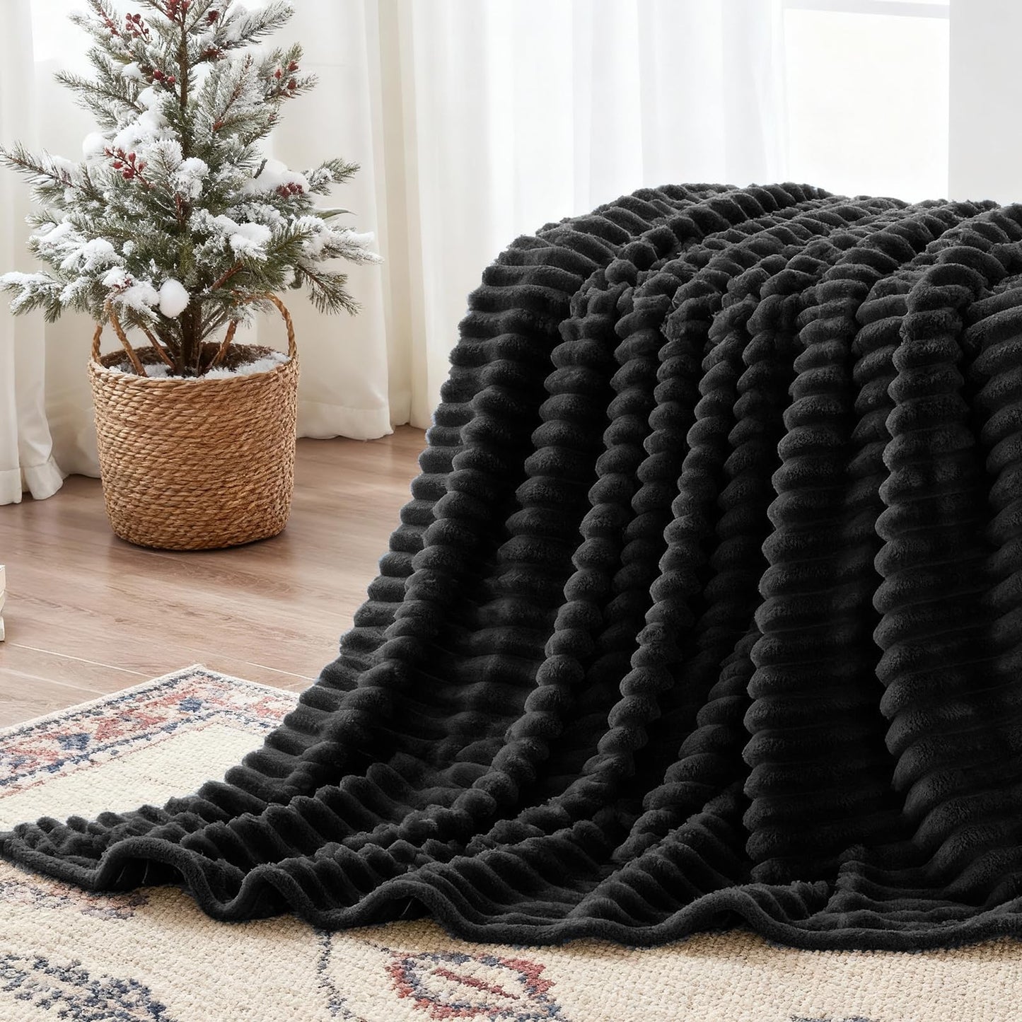 Nookly Black Fleece Throw Blanket for Couch, Soft Lightweight Ribbed Plush Blanket for Sofa and Bed, All-Season Cozy Striped Throw for Men 50x60 Inches