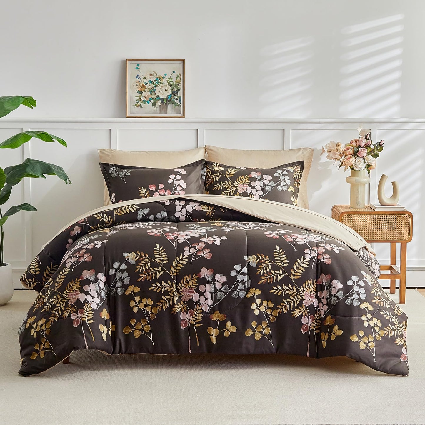AIKASY Bed in a Bag 7 Pieces Queen Size - Floral Print - Soft Microfiber, Reversible Bed Comforter Set (1 Comforter, 2 Pillow Shams, 1 Flat Sheet, 1 Fitted Sheet, 2 Pillowcases)（Black, Queen）