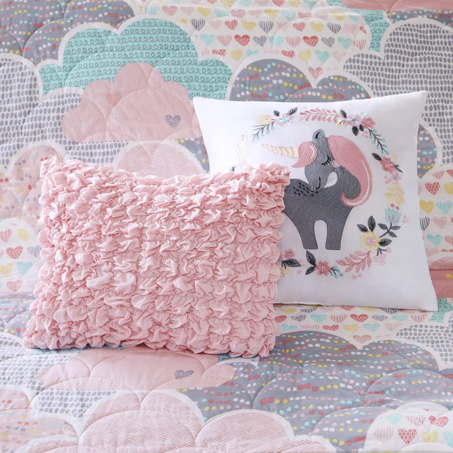 Intelligent Design Kids Reversible Cotton Quilt Set - Vibrant Fun, Playful Print, All Season Children Bedding Coverlet Bedspread, Decorative Pillow, Bedroom Décor, Full/Queen, Cloud Pink 5 Piece