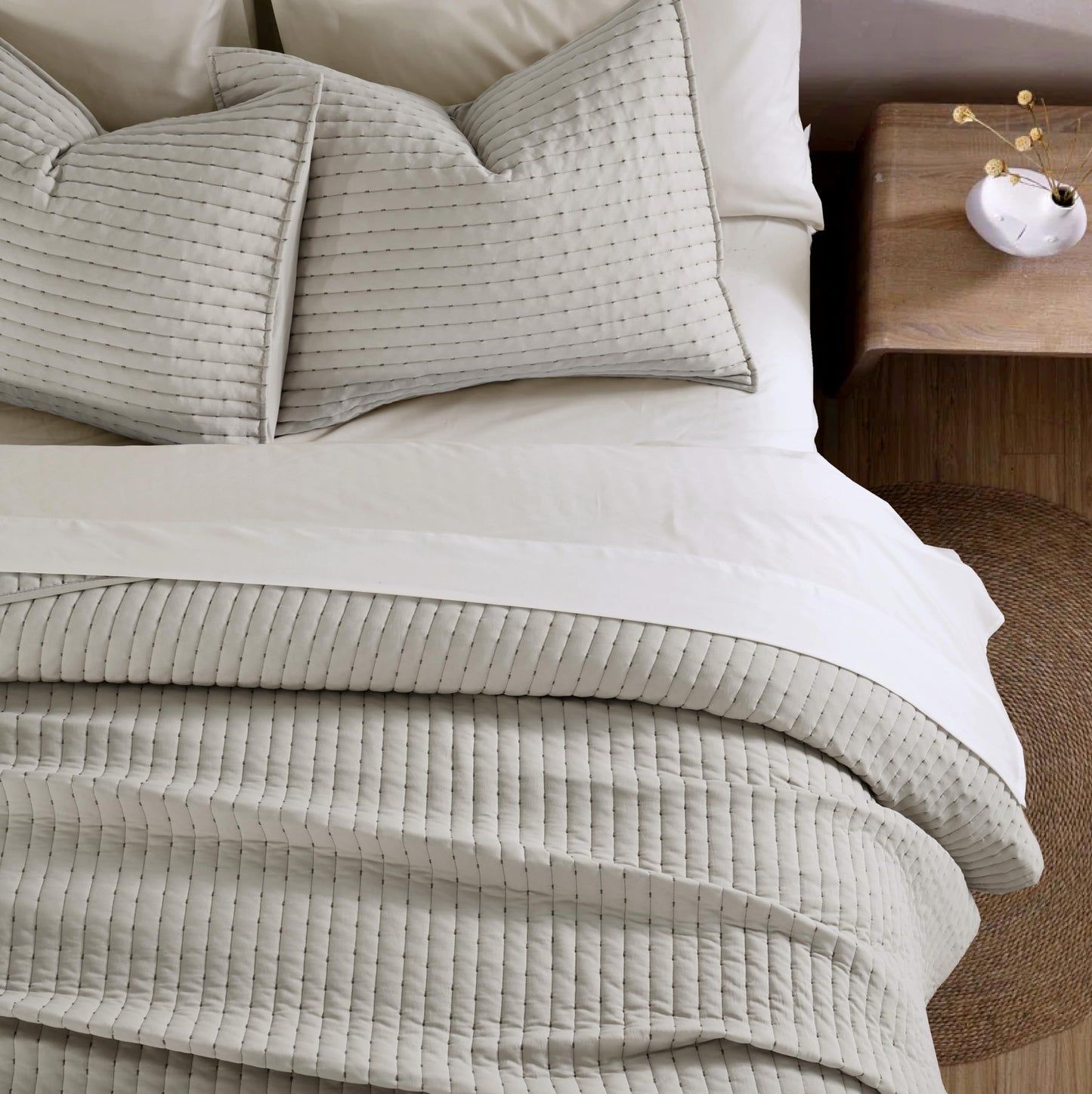 COOLXTRA Lightweight Quilted Bedspread Quilt Set, Pre-Washed Brushed Microfiber, Handmade-Look Stitching, All-Season Decorative Coverlet with 2 Pillow Shams, Oversized Queen, Grey