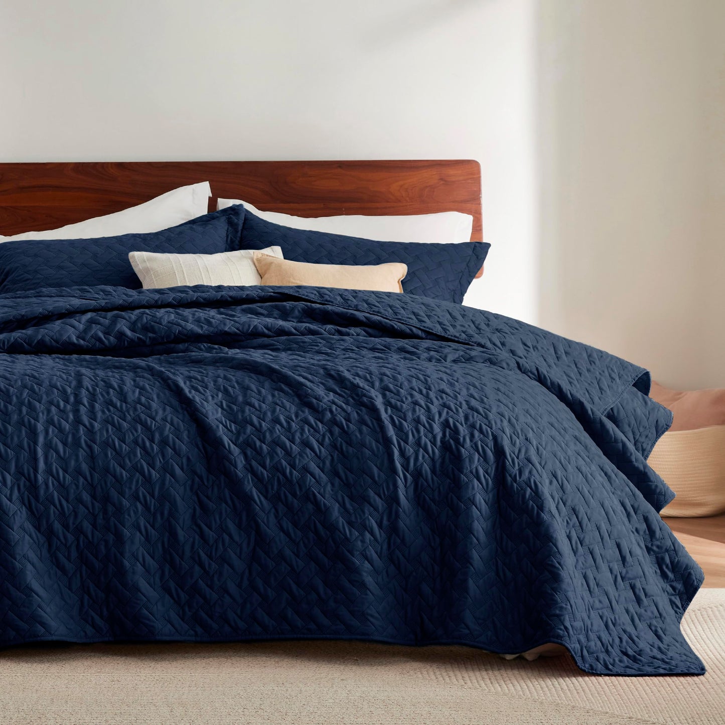 Bedsure Quilts Queen Size - Lightweight Bedspreads Queen Size with Basket Weave Pattern, Soft Quilt Bedding Set, Navy Comforter Set Coverlet for All Seasons with 2 Pillow Shams (90" x 96")