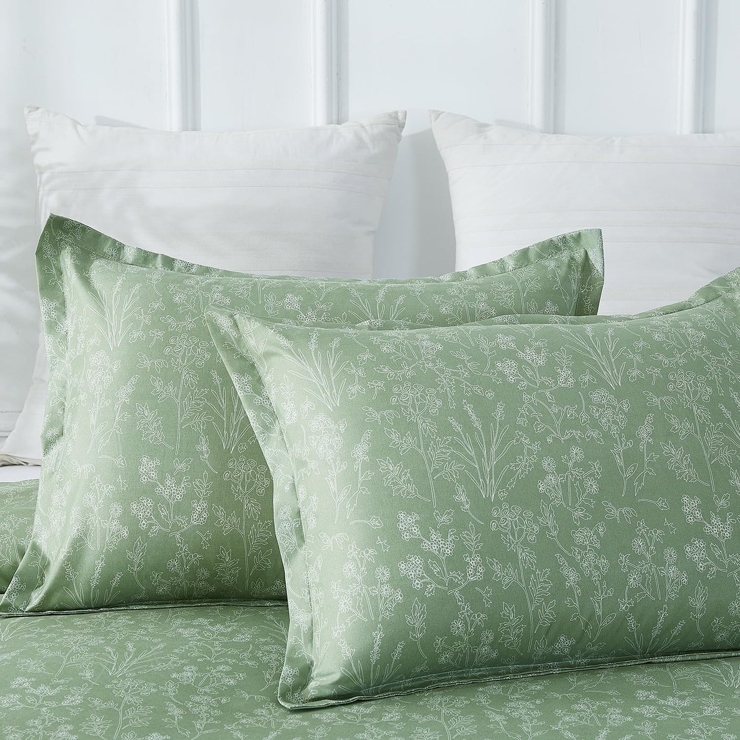 Vaulia Soft Microfiber Floral Duvet Cover King Size, Green Chic Print Pattern, Lightweight and Breathable Reversible Design, 3-Piece Set (1 Duvet Cover 2 Pillow Shams)