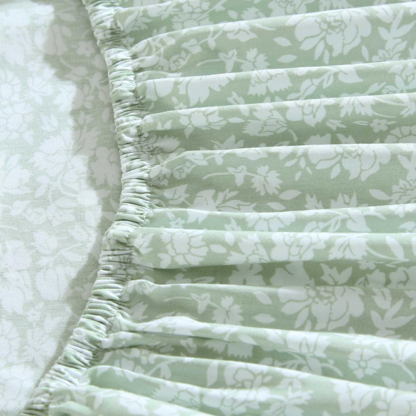 Laura Ashley – Twin Size Sheet Set, Crisp & Lightweight Cotton Percale Bedding with Fitted Sheet and Pillowcase, Floral Room Decor, Deep Pocket, College Dorm Room Essentials (Heirloom Ditzy Green)