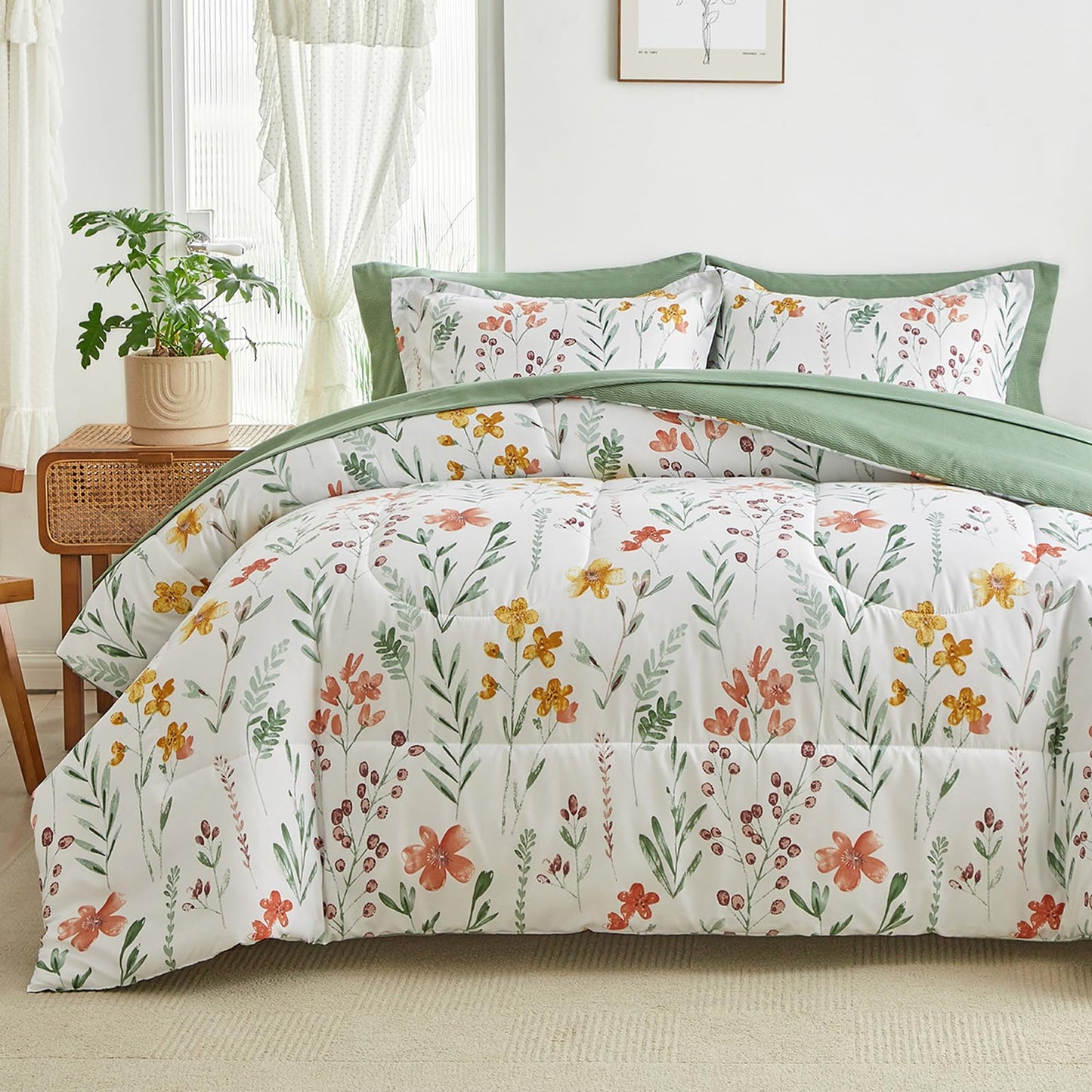 AIKASY Bed in a Bag 7 Pieces King Size - Floral Print - Soft Microfiber, Reversible Bed Comforter Set (1 Comforter, 2 Pillow Shams, 1 Flat Sheet, 1 Fitted Sheet, 2 Pillowcases)（White, King）