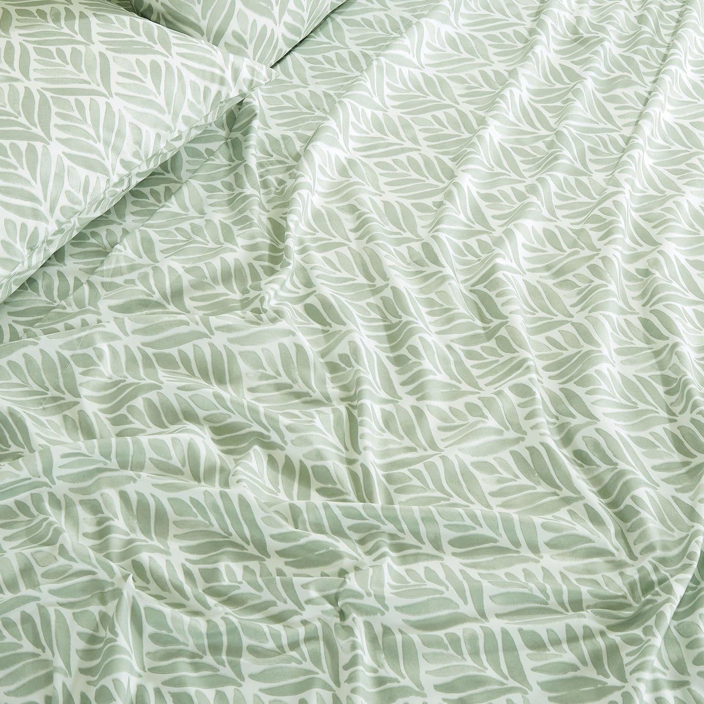 Chezmoi Collection Medina 4-Piece Tranquil Leaf Bed Sheet Set - Soft Green White Leaves Printed Microfiber 14-Inches Deep Pocket Sheets & Pillowcases Set, California King