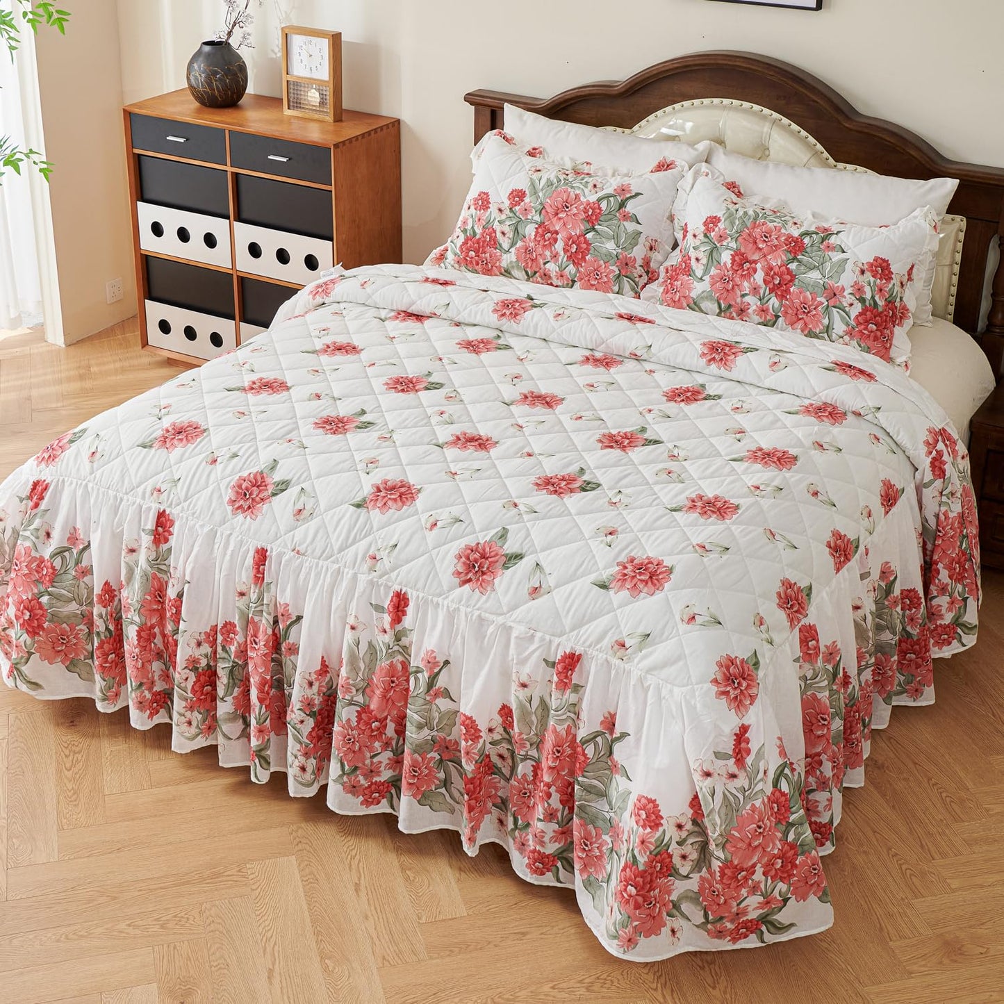 EVENHUG Ruffle Skirt Queen Size Bedspread Set Red Floral 100% Cotton Quilt Bedding Sets with Pillow Shams Lightweight Soft Coverlet Bed Spreads Sets 3 Piece (Queen, 60"x80")