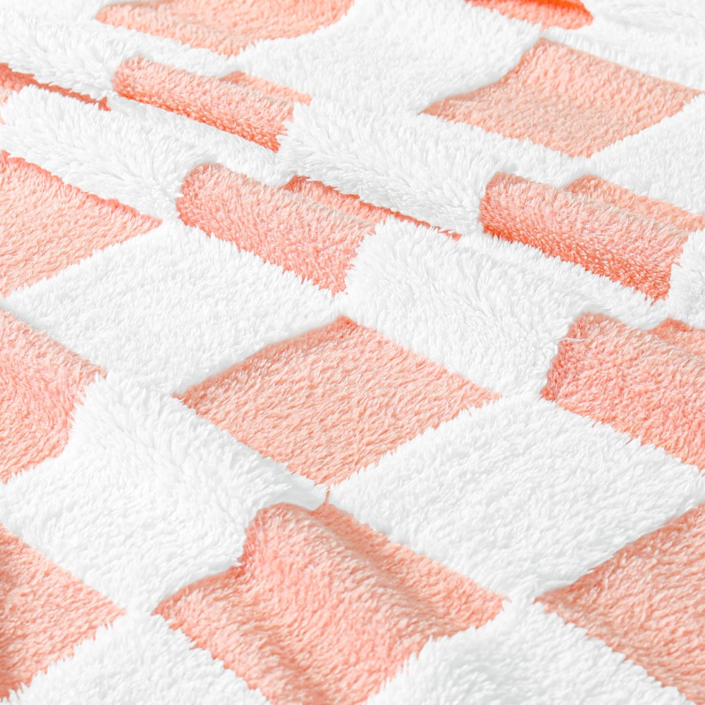 Exclusivo Mezcla Fleece Blanket Twin Size, Cozy Lightweight and Fuzzy Checkered Blankets for Couch or Bed, Suitable for All Seasons, Pink, 60" x 80"