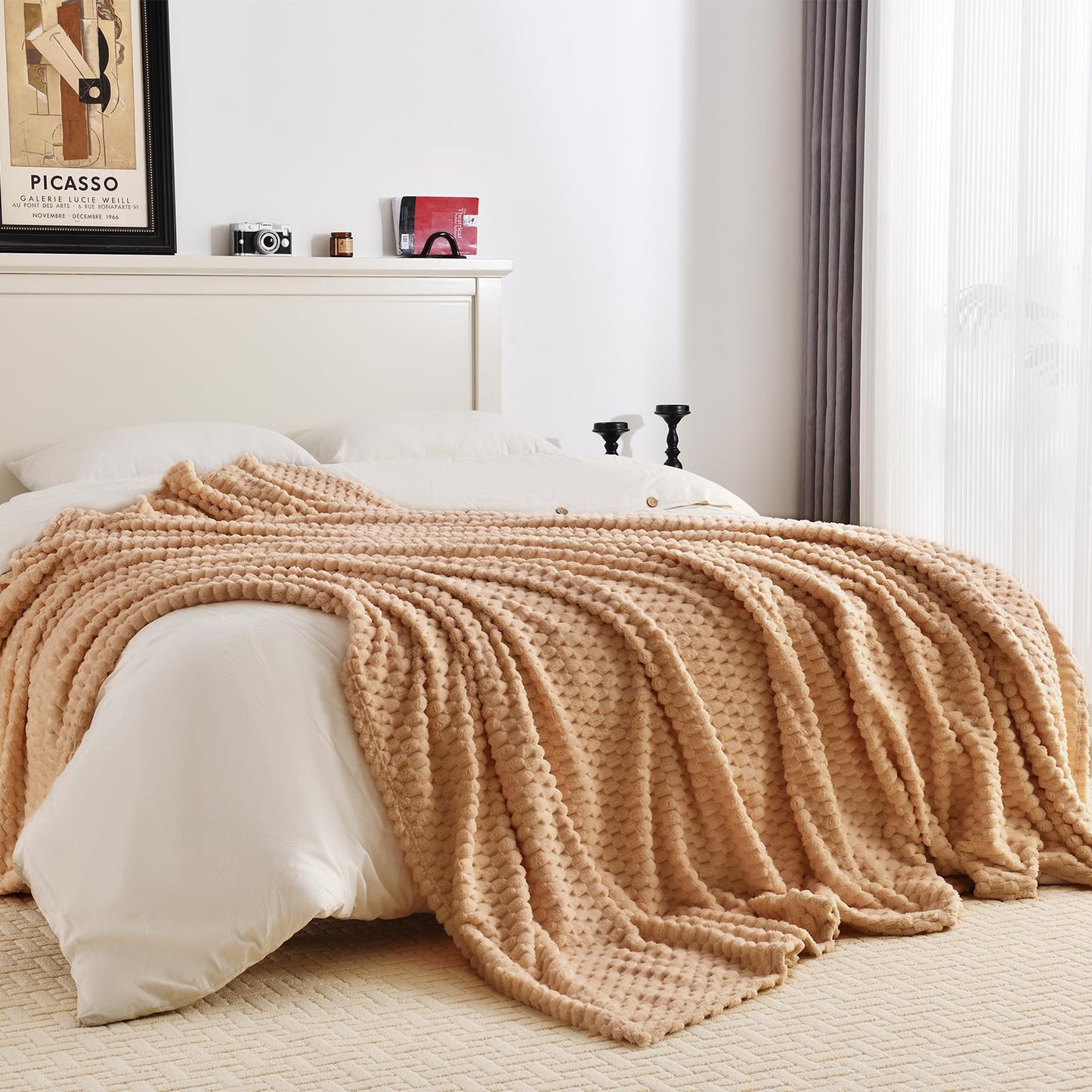 PLEASANT BOULEVARD Fleece Throw Blanket for Couch with 3D Turtle Shell Jacquard Soft Blanket, Fuzzy Blanket for All Seasons 90x90 Inches, Camel