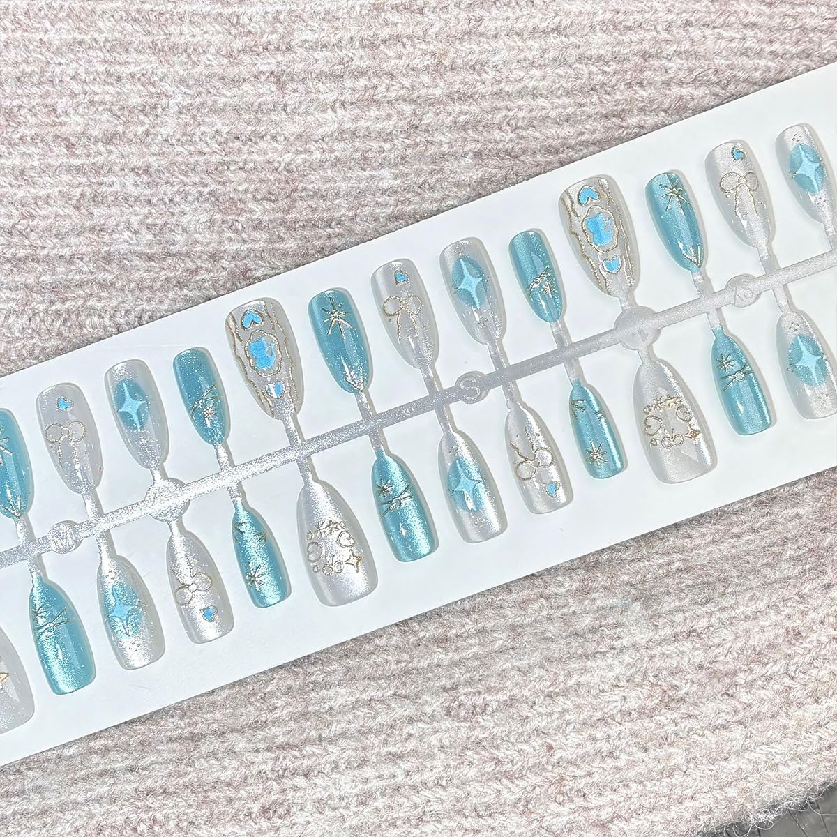 WBRRFJJ 30Pcs Cat Press On Nails Short Almond Acrylic False Nails Blue Cute Cat with Star Rhinestones Design Glitter Handmade Full Cover Artificial Glue on Nails Spring Summer Stick on Nails for Women