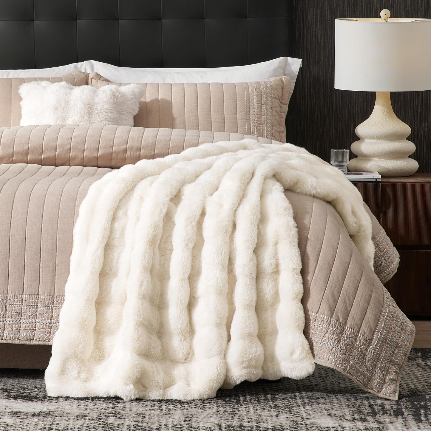 Amélie Home Faux Fur Throw Blanket for Couch, Ultra Soft Fuzzy Plush Bubble Throw for Sofa, Living Room & Home Decor, 50"x60", Cream White