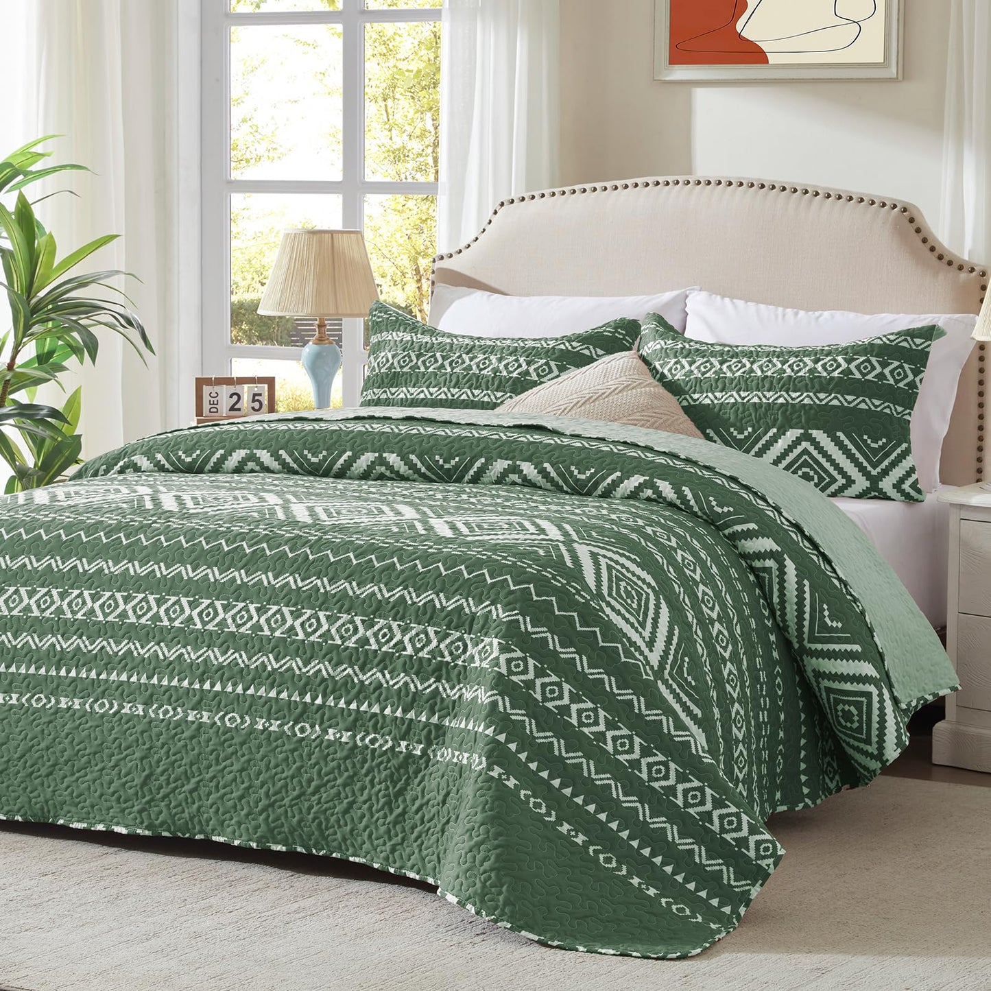 LEAONME 3 Pieces King Size Olive Green Quilt Set with Checkered Pattern Lightweight Oversized Bedspread 98''x106'' Soft Coverlet Warm Bed Cover for All Seasons (1 Quilt, 2 Pillow Shams)