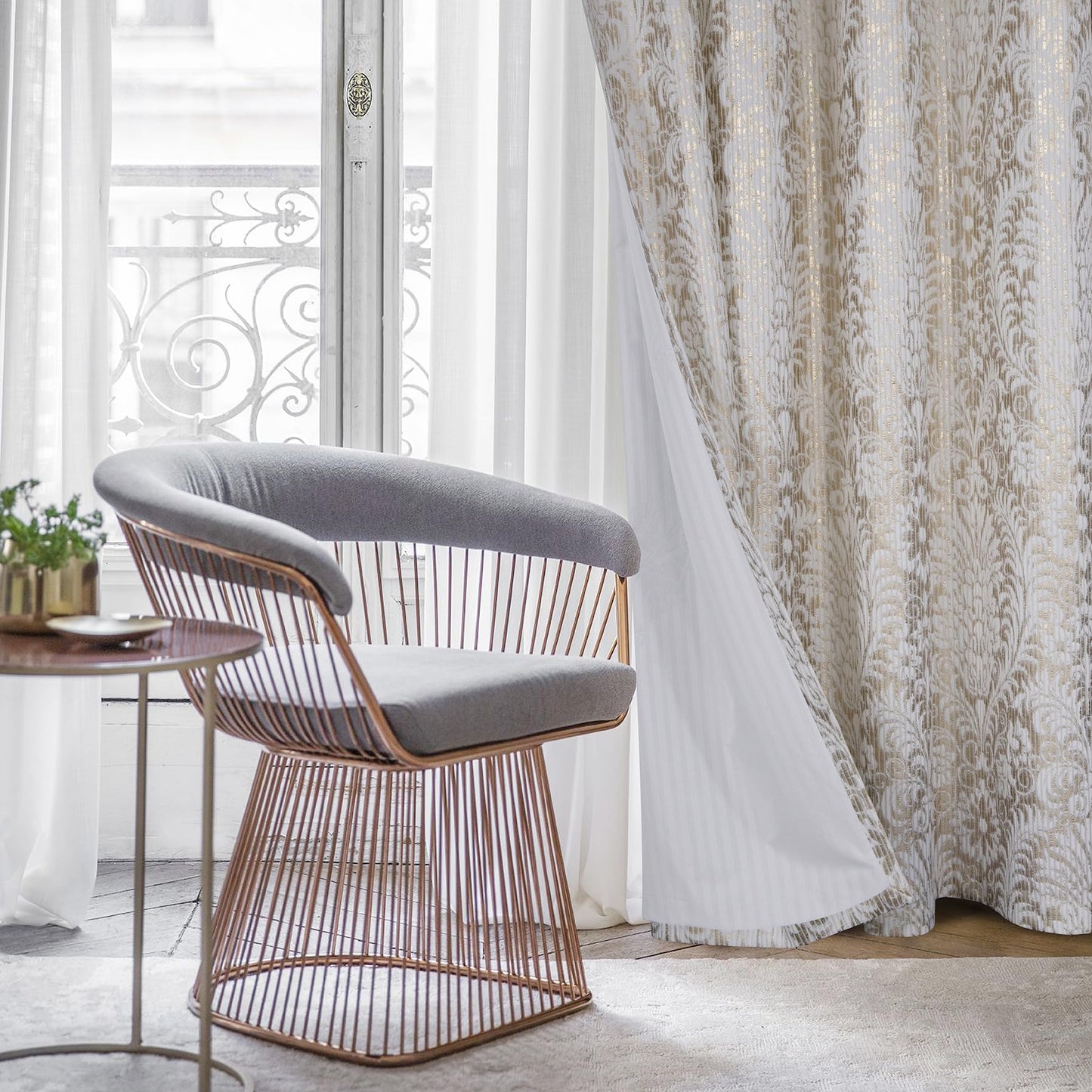 always4u 100% Blackout Damask Foil Print White and Gold Ridged Velvet Curtains 84 Inches Long Drapes 2 Panels Shiny Metallic Window 54 * 84 Inches